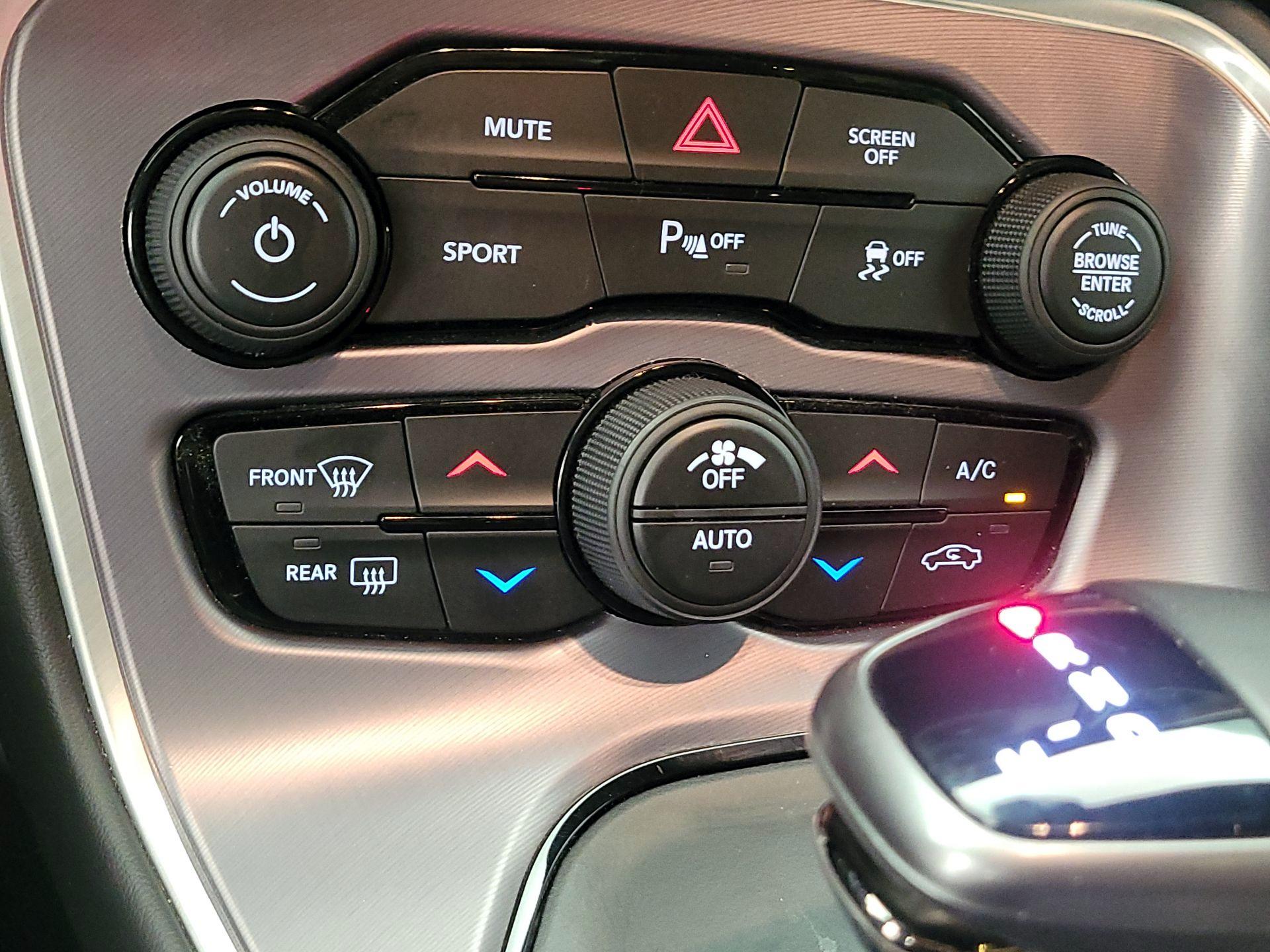 Thumbnail: 2019 Dodge Challenger - 17