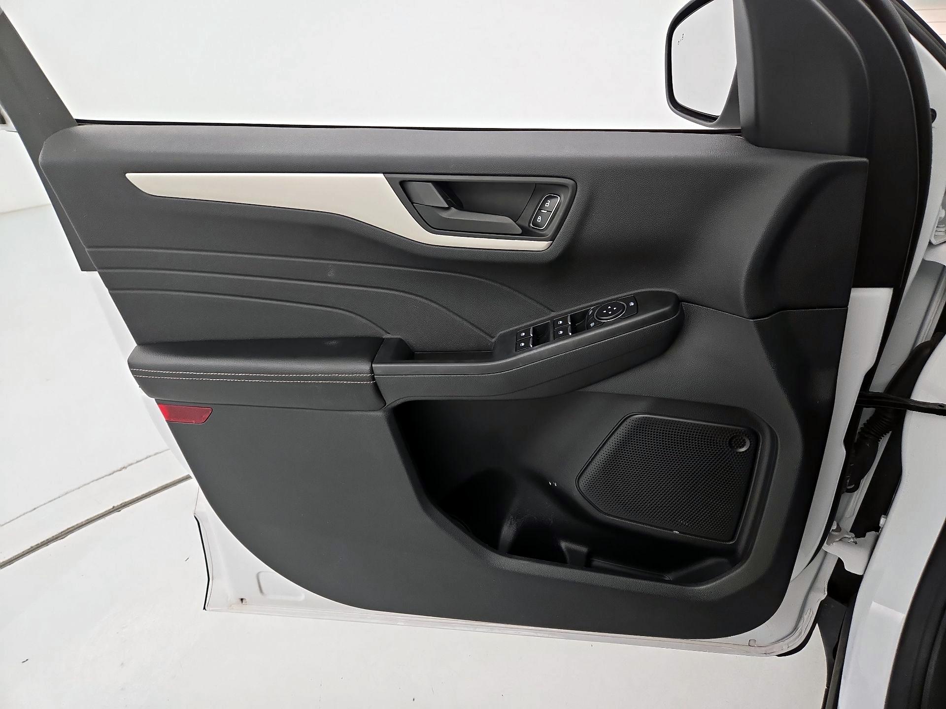 Thumbnail: 2022 Ford Escape - 12