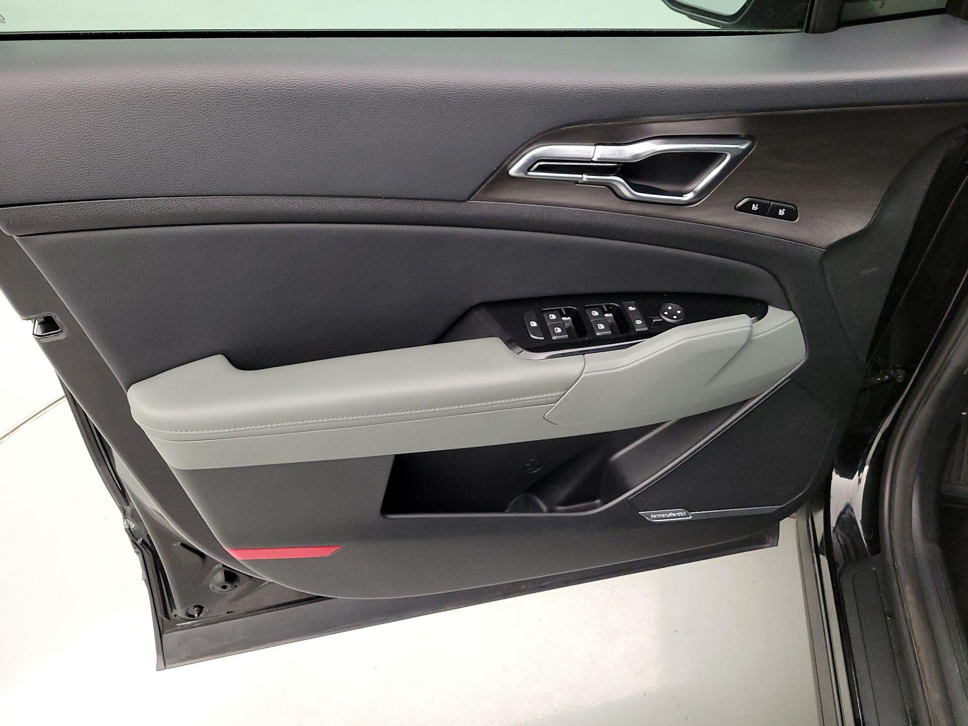 Thumbnail: 2023 Kia Sportage - 12