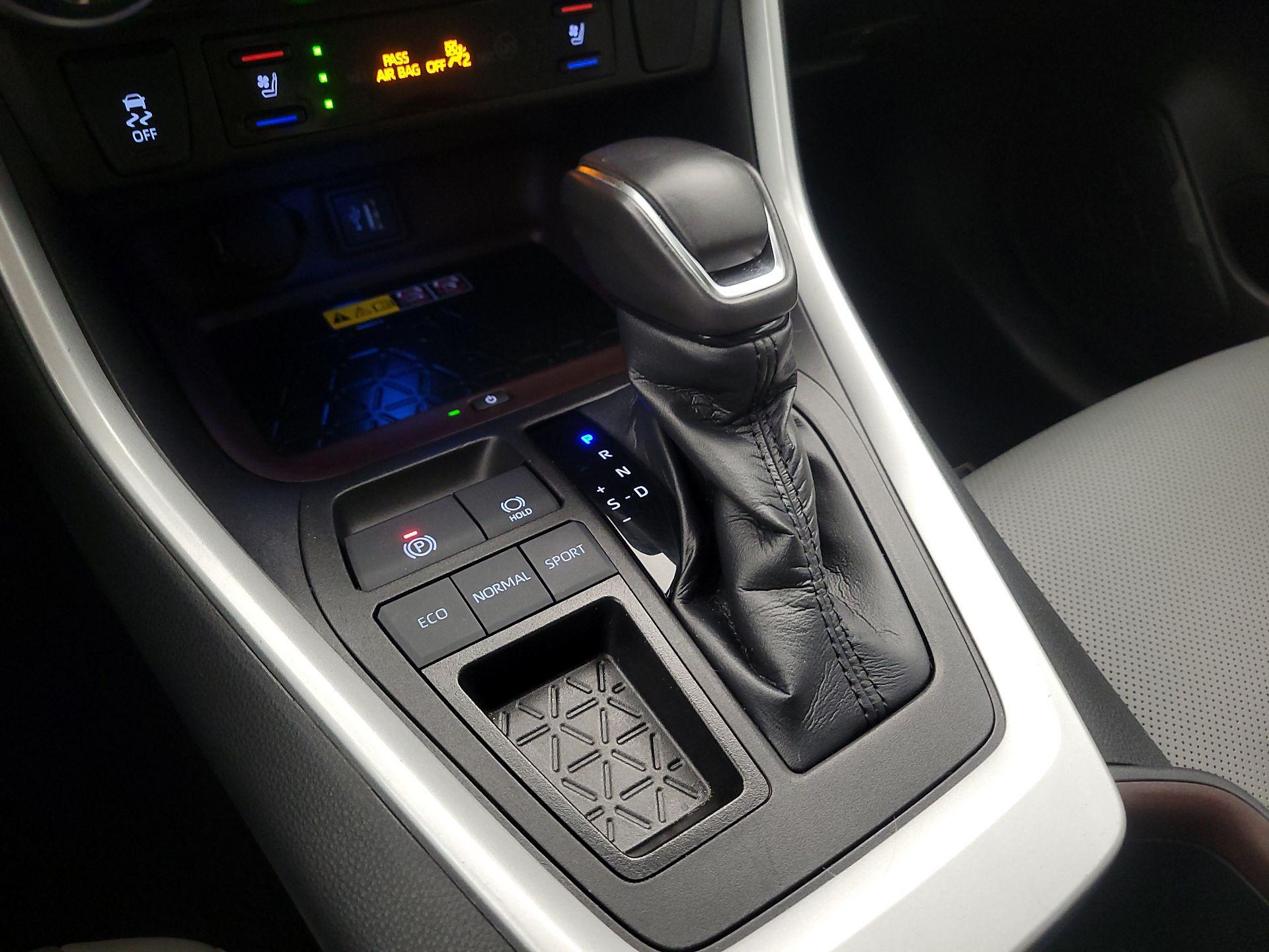 Thumbnail: 2023 Toyota RAV4 - 17