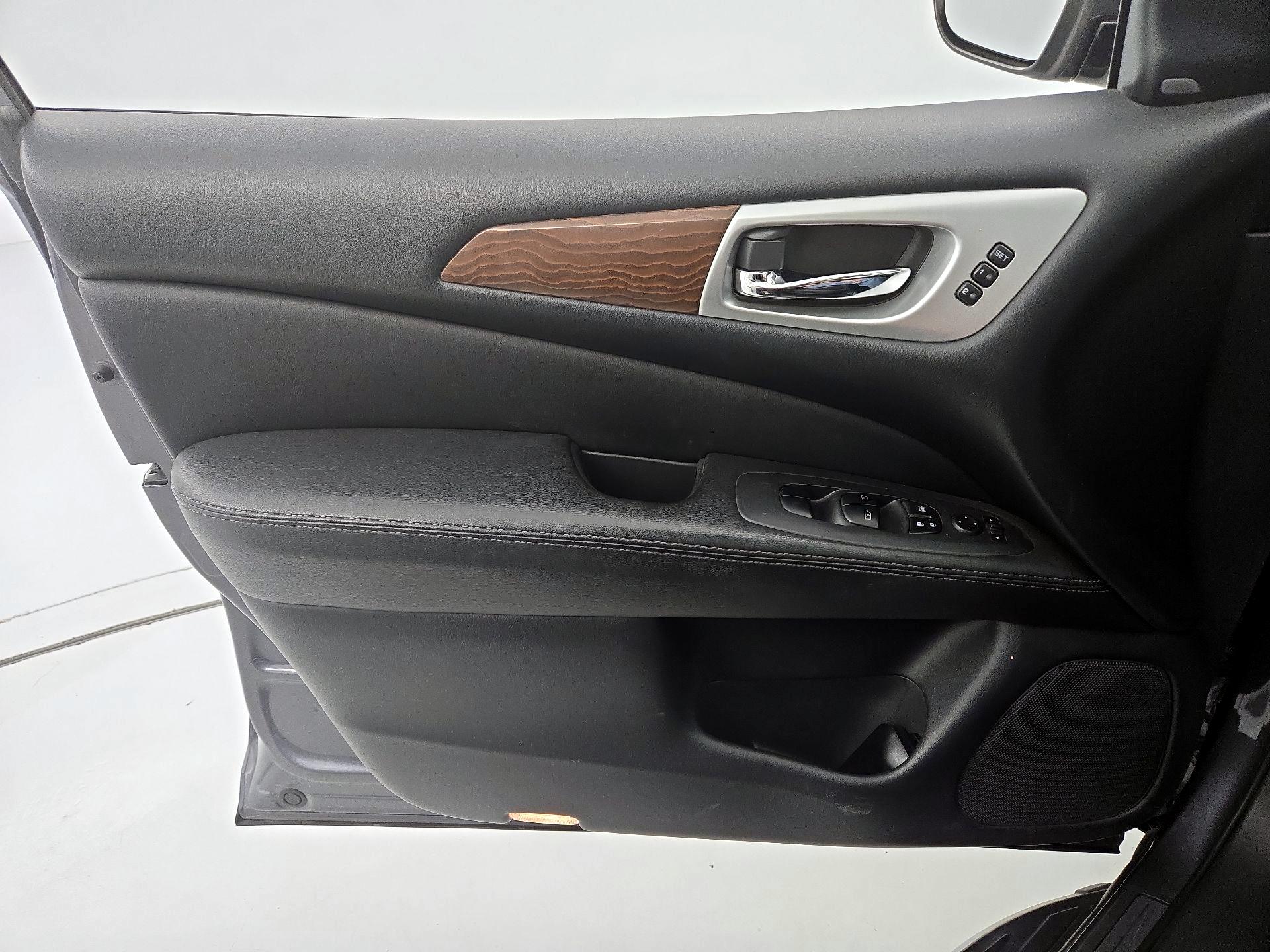 Thumbnail: 2019 Nissan Pathfinder - 12