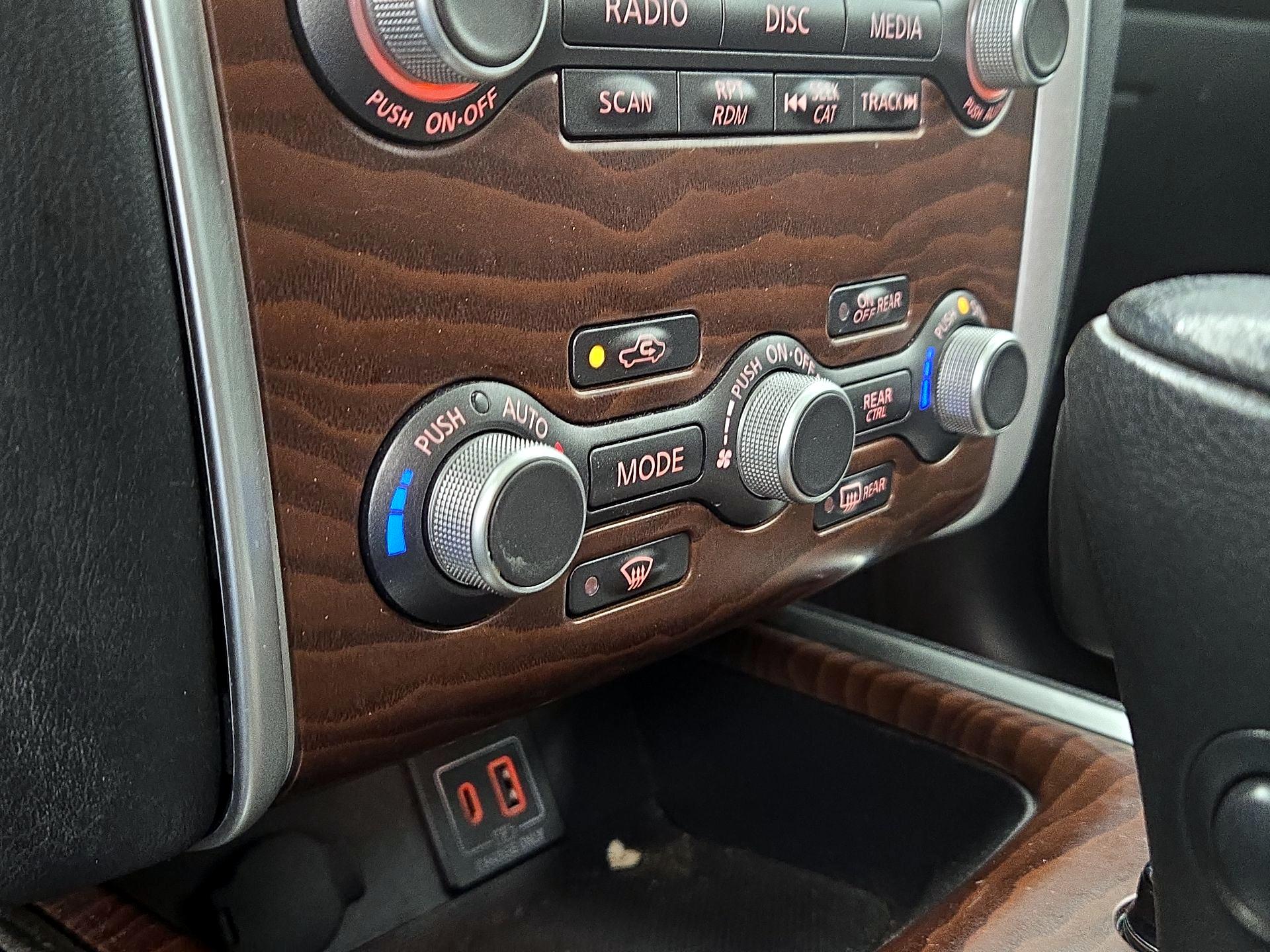 Thumbnail: 2019 Nissan Pathfinder - 17