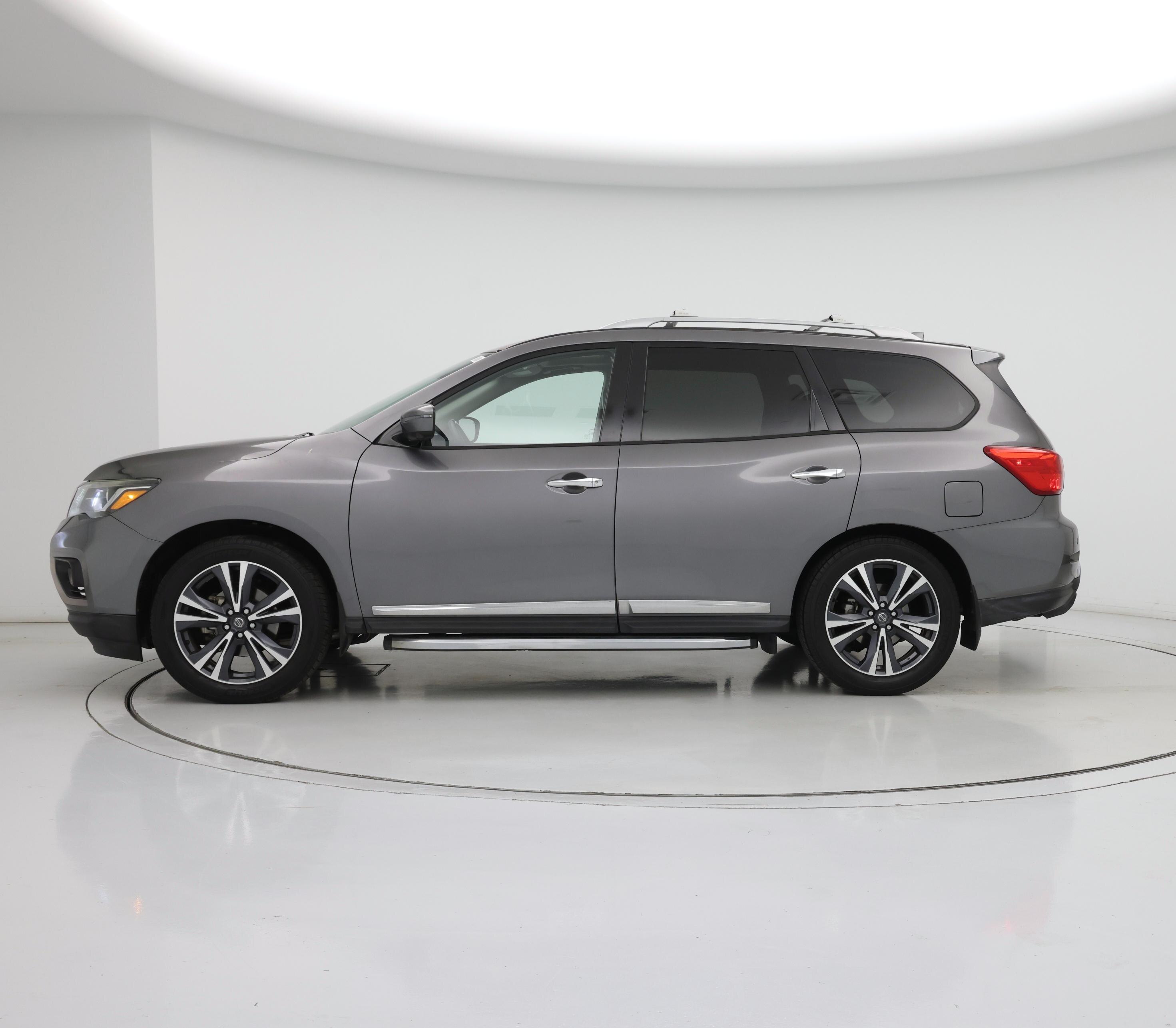 Thumbnail: 2019 Nissan Pathfinder - 3