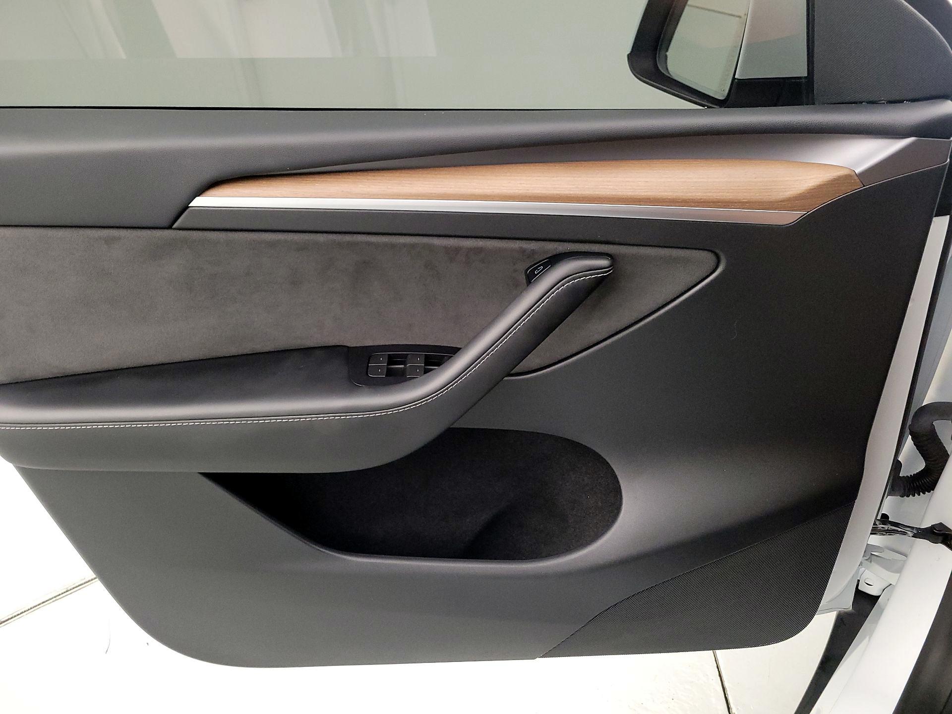 Thumbnail: 2023 Tesla Model Y - 12