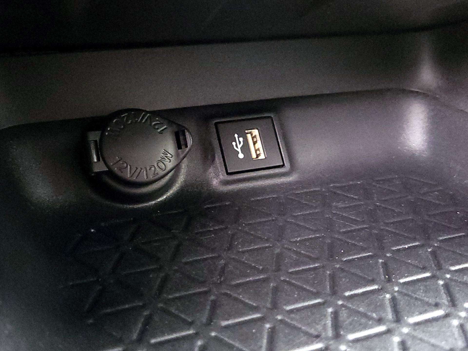 Thumbnail: 2025 Toyota RAV4 - 18