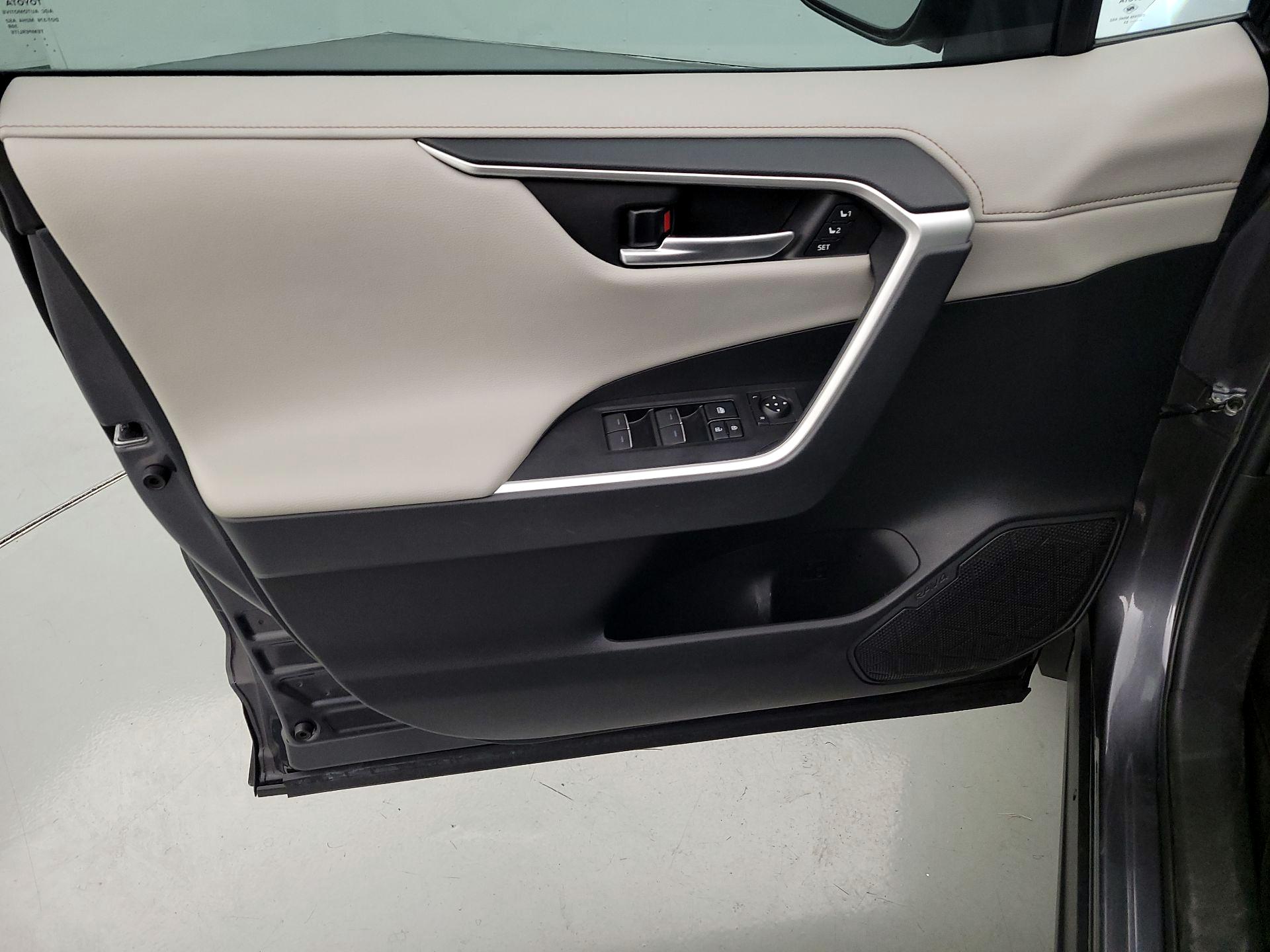 Thumbnail: 2023 Toyota RAV4 - 12