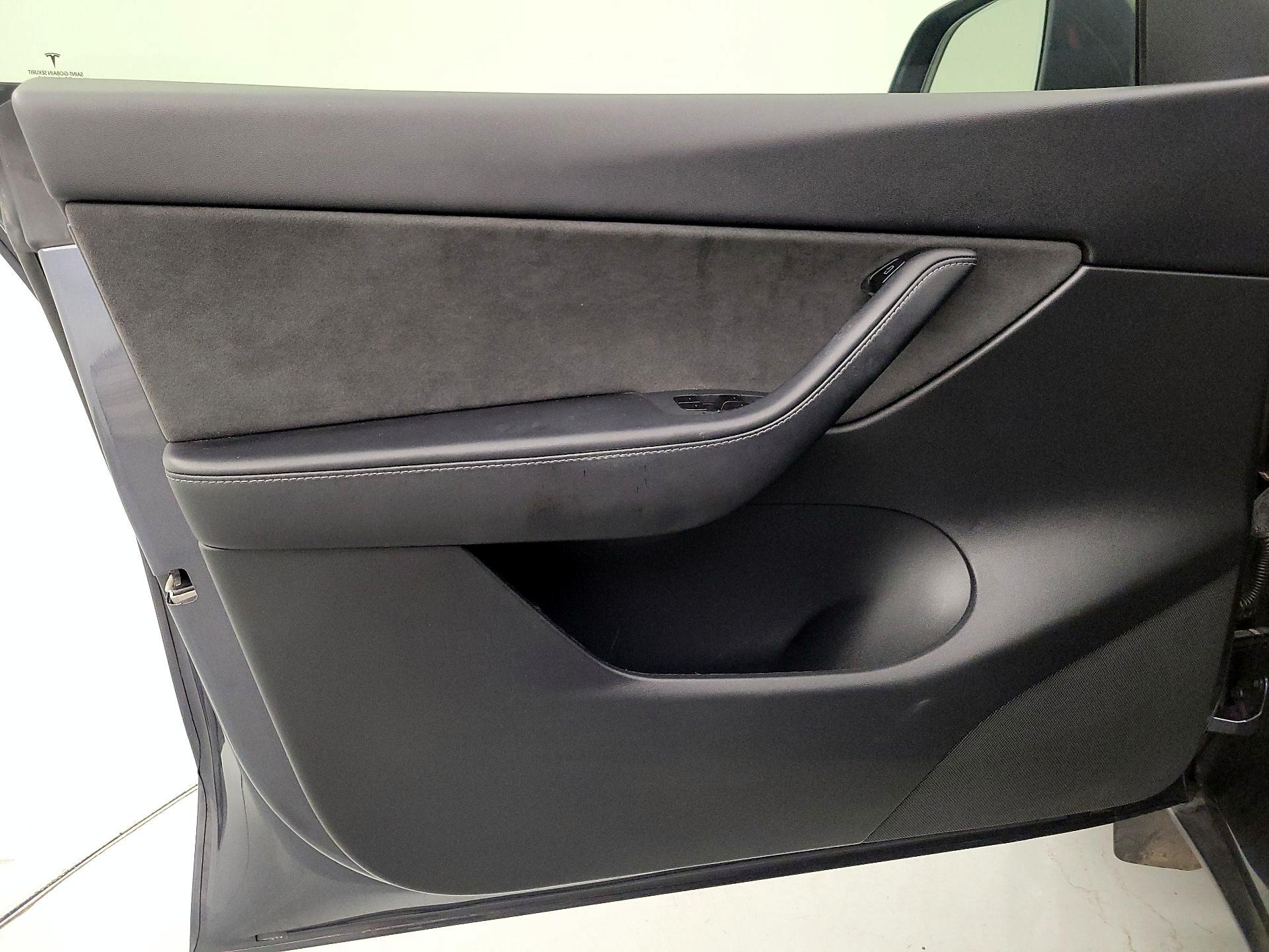 Thumbnail: 2021 Tesla Model Y - 10