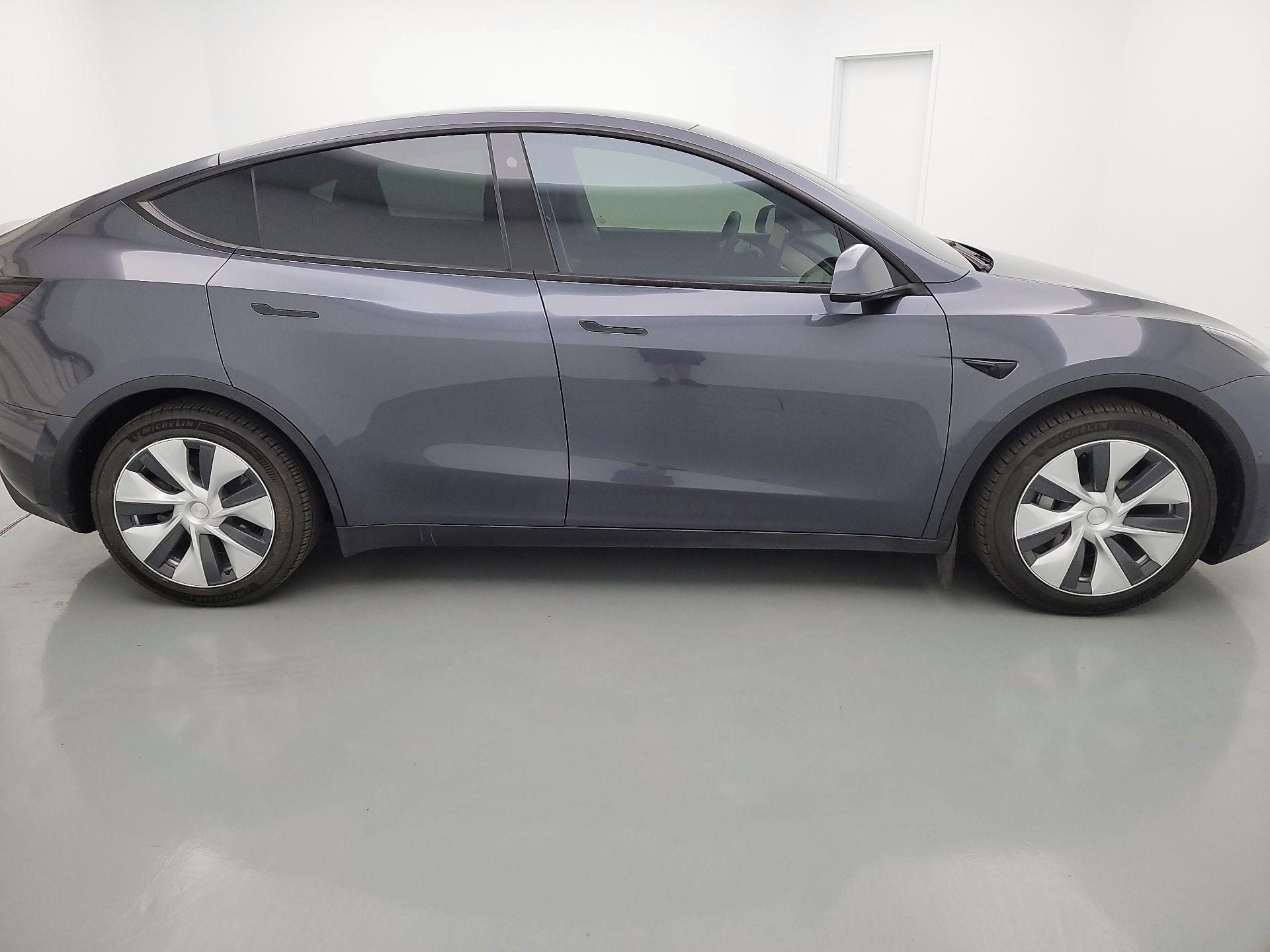 Thumbnail: 2021 Tesla Model Y - 4