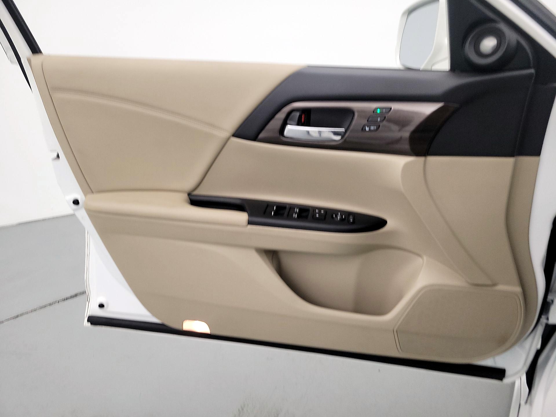 Thumbnail: 2017 Honda Accord - 12