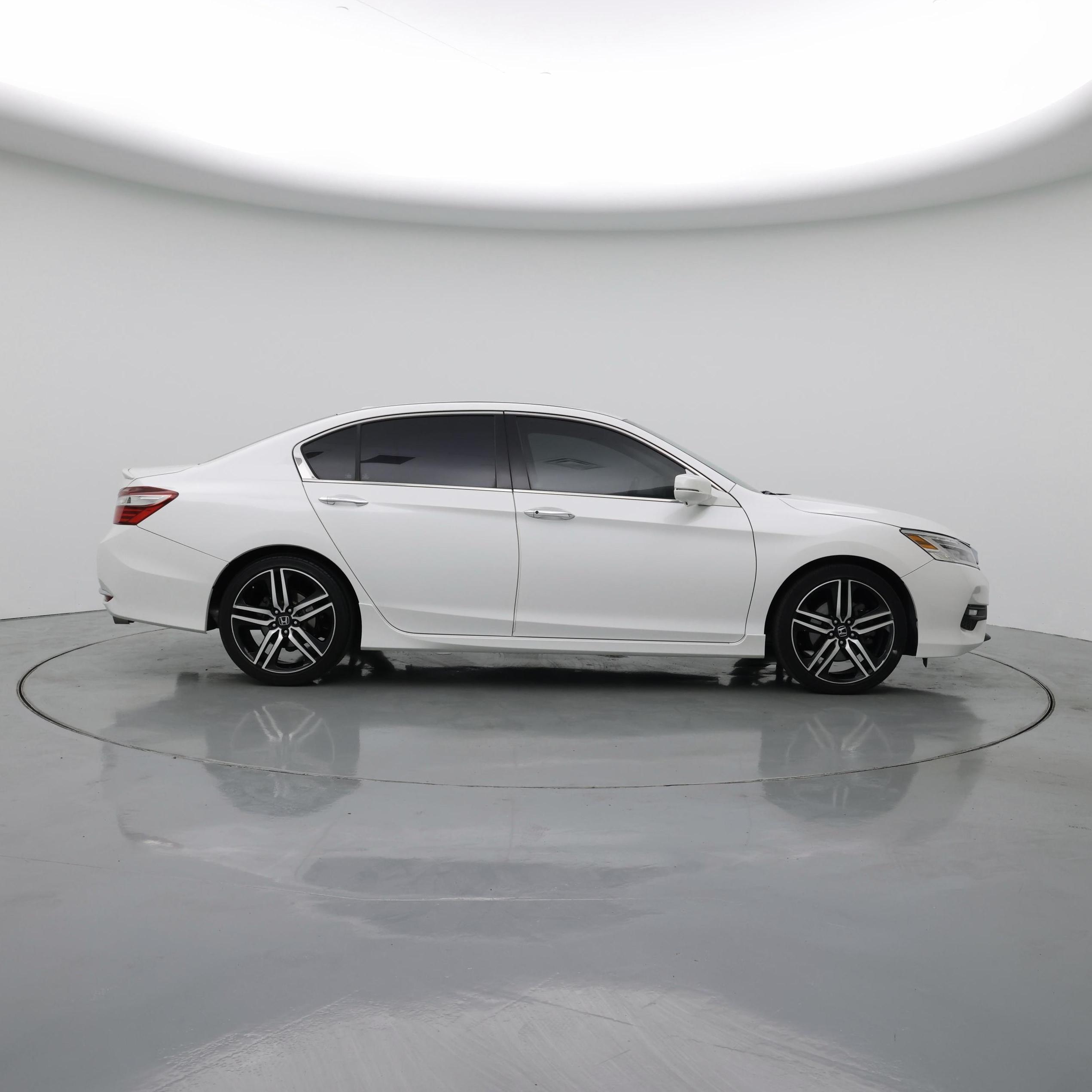 Thumbnail: 2017 Honda Accord - 7