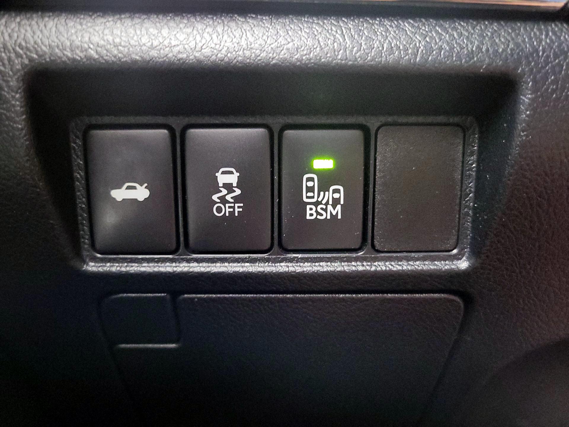 Thumbnail: 2015 Toyota Avalon - 13