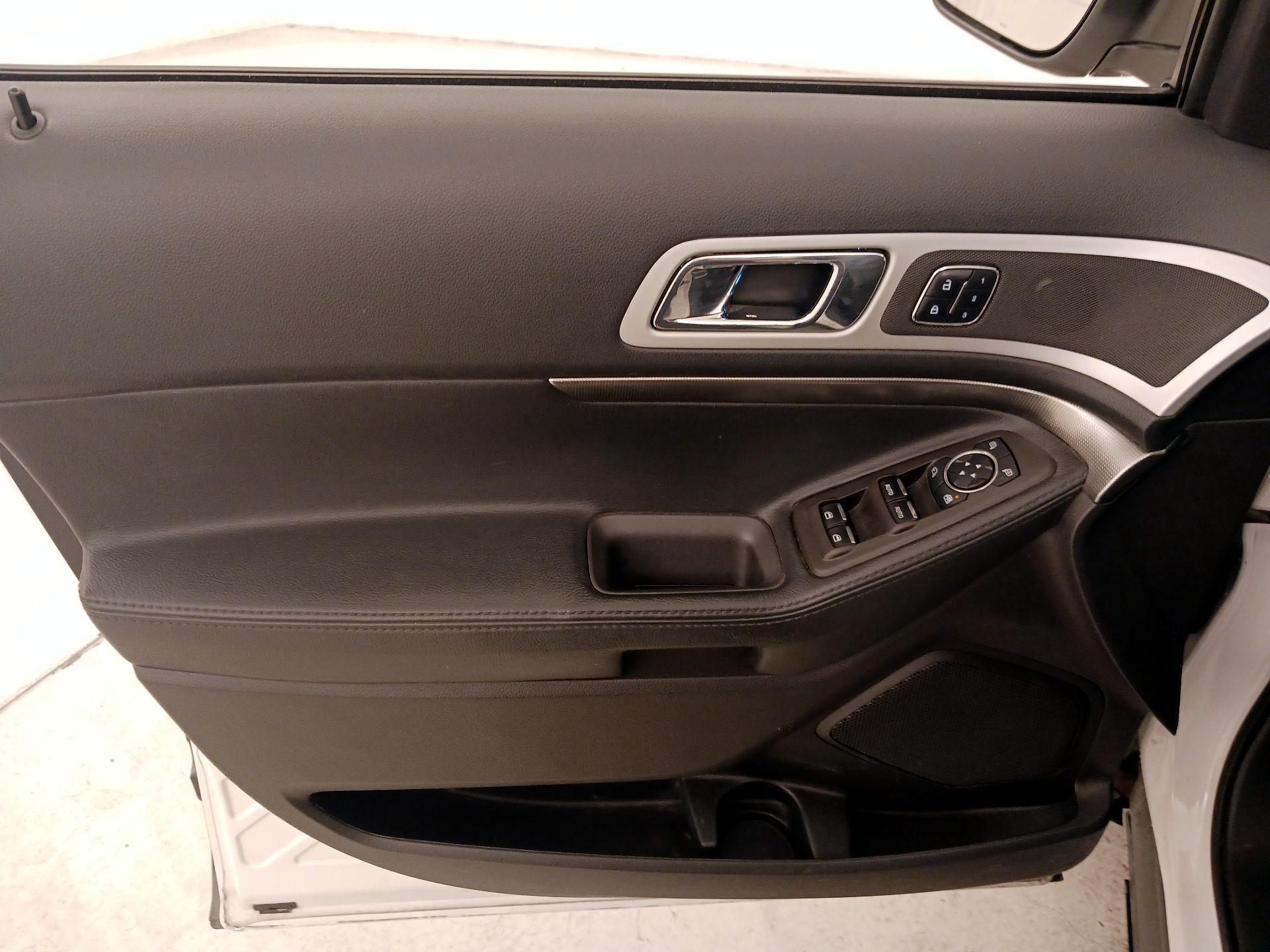 Thumbnail: 2014 Ford Explorer - 12