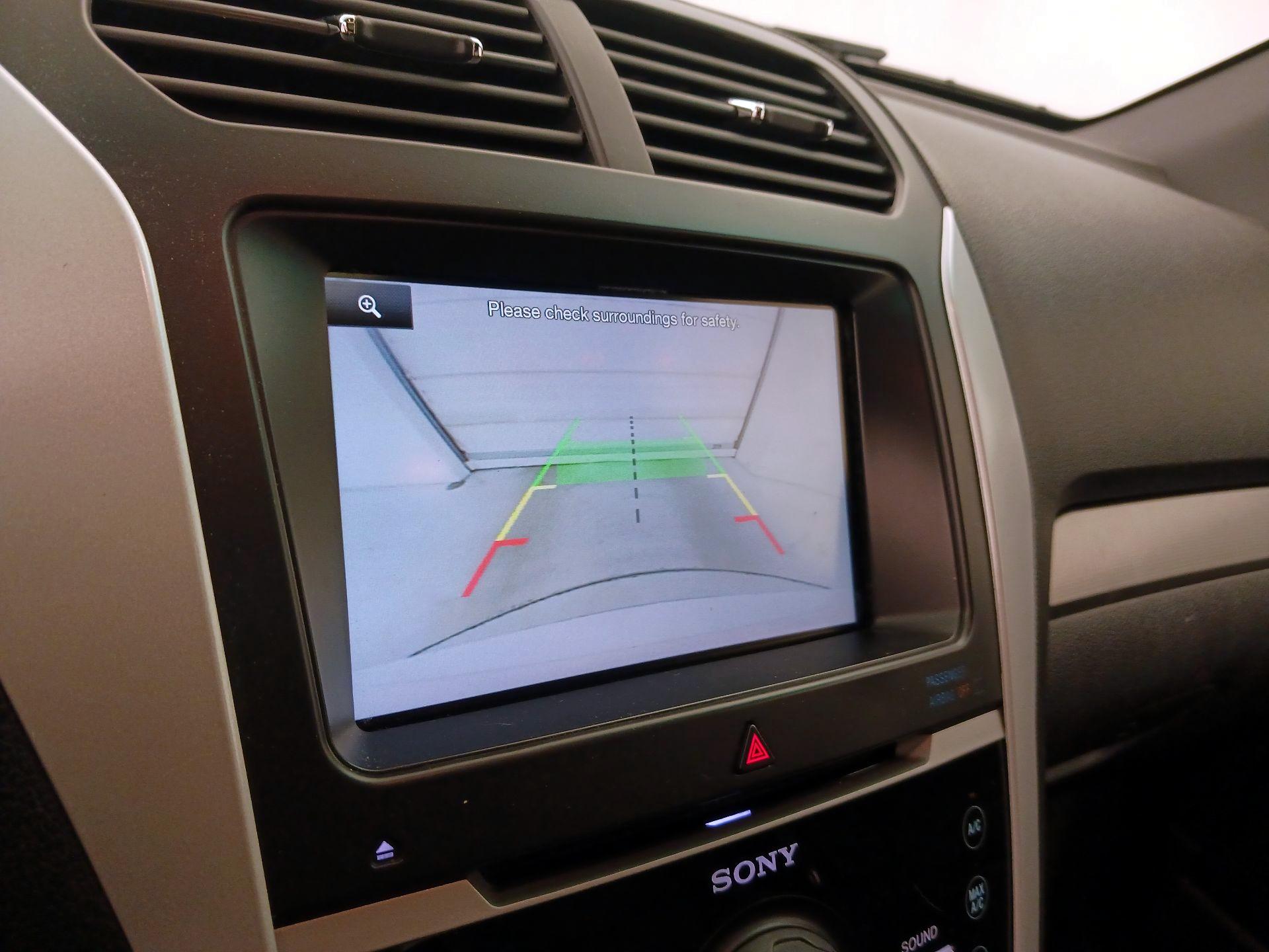 Thumbnail: 2014 Ford Explorer - 15