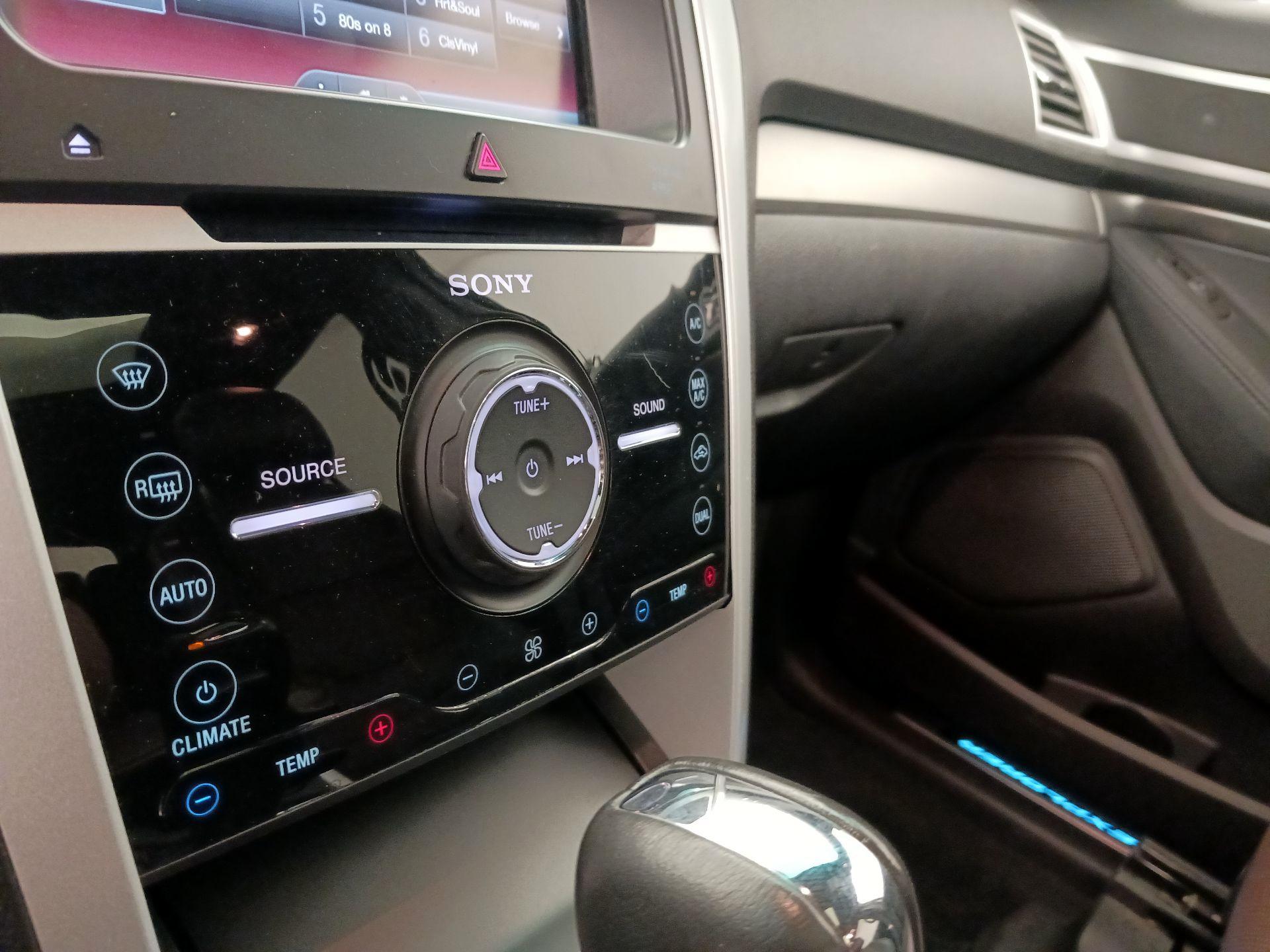 Thumbnail: 2014 Ford Explorer - 17