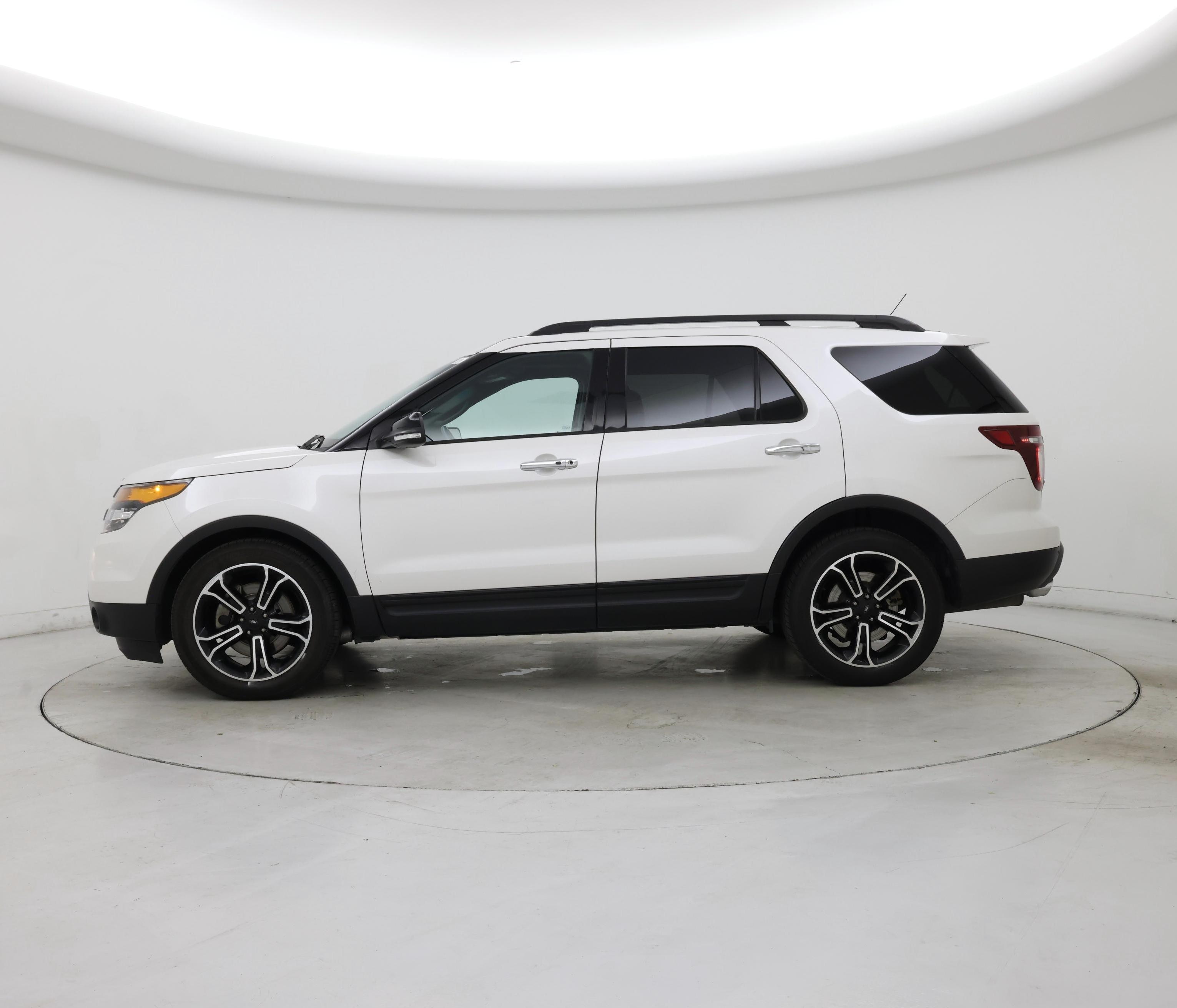 Thumbnail: 2014 Ford Explorer - 3