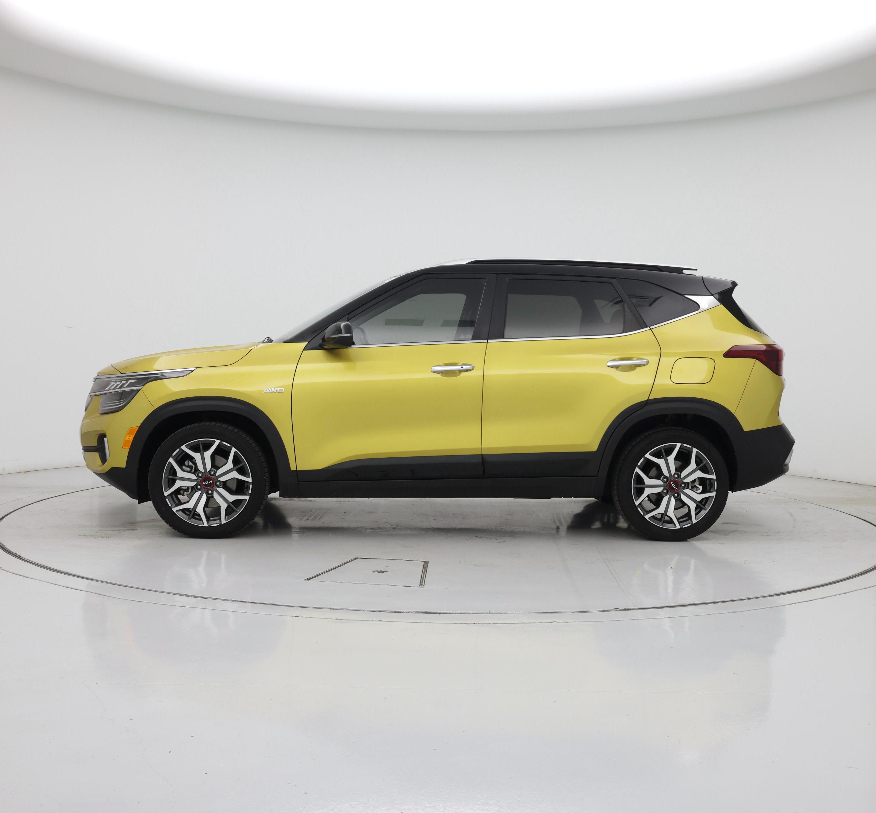 Thumbnail: 2023 Kia Seltos - 3