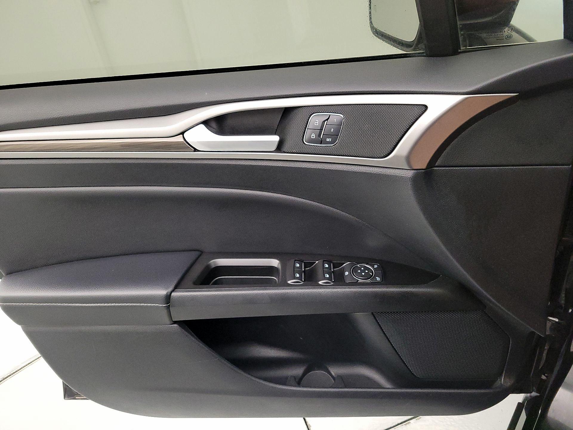 Thumbnail: 2018 Ford Fusion - 12