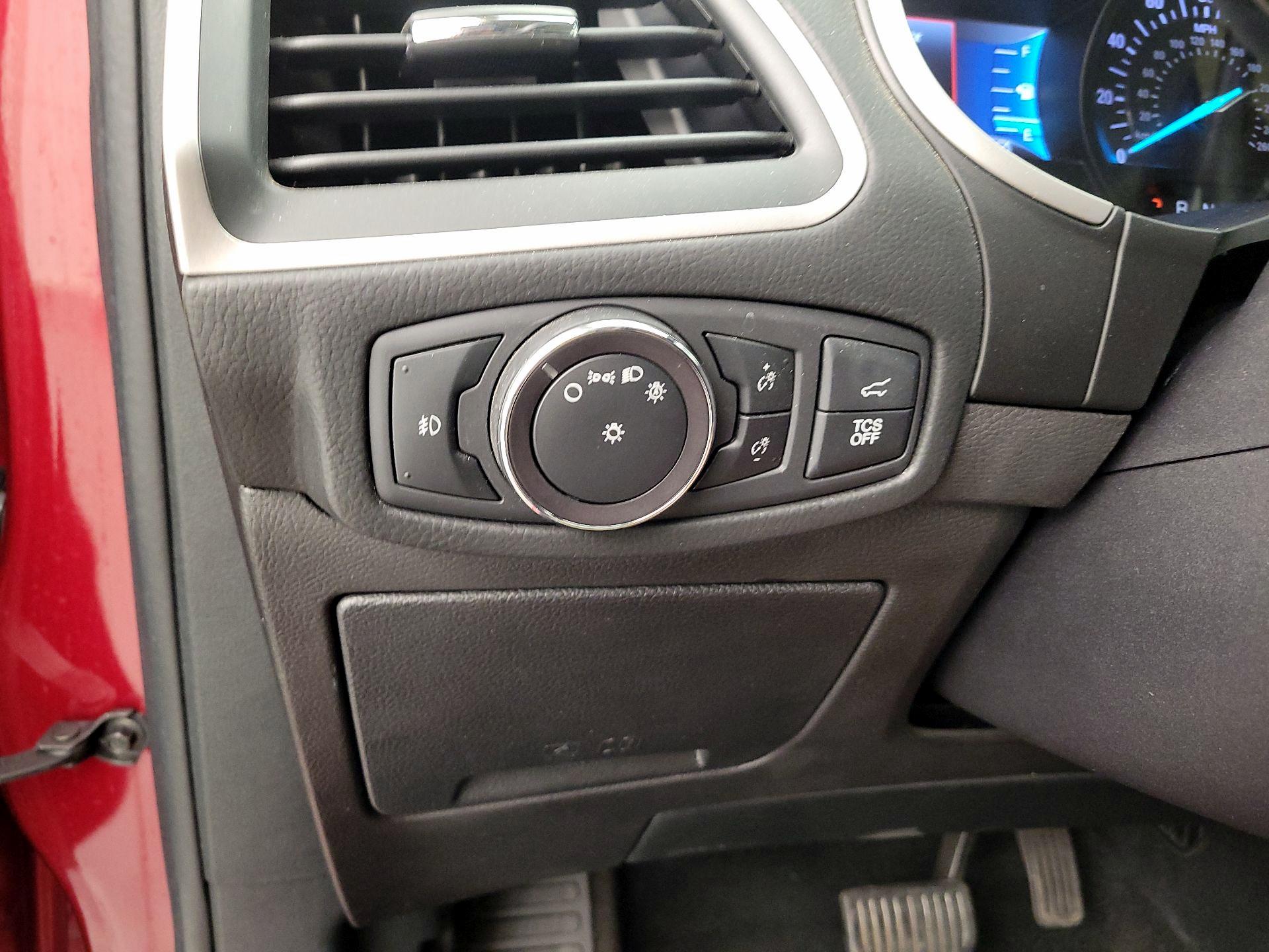 Thumbnail: 2019 Ford Edge - 11