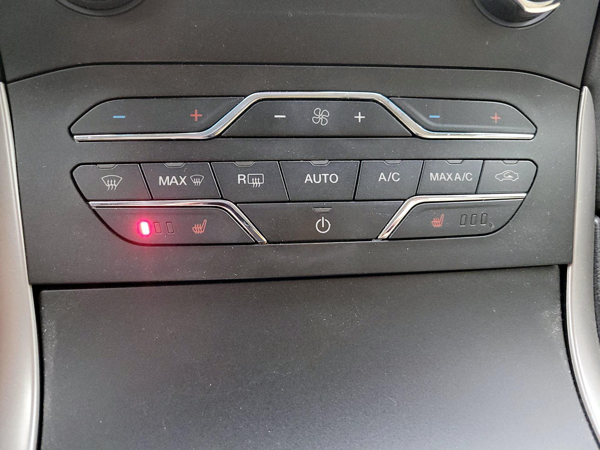 Thumbnail: 2019 Ford Edge - 14