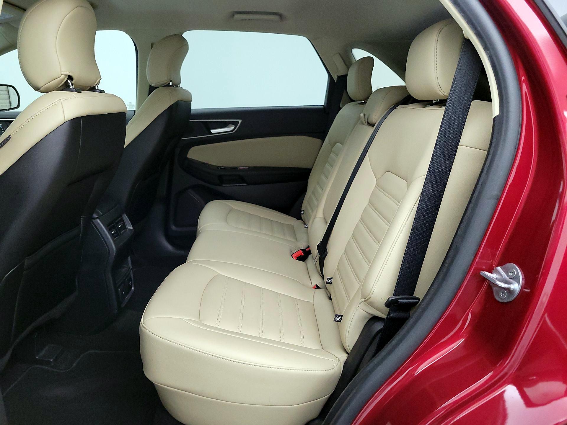 Thumbnail: 2019 Ford Edge - 17