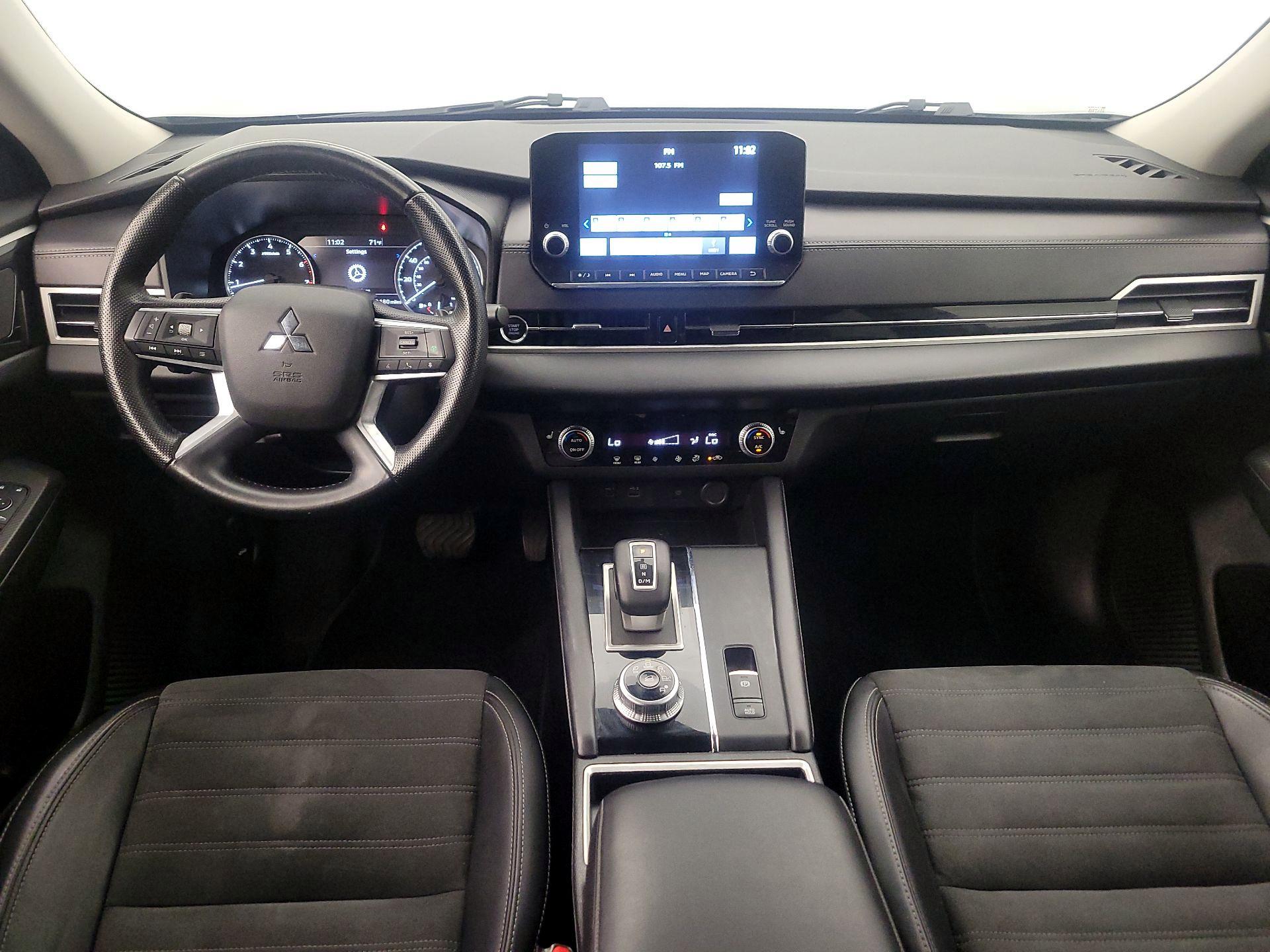 Thumbnail: 2024 Mitsubishi Outlander - 9