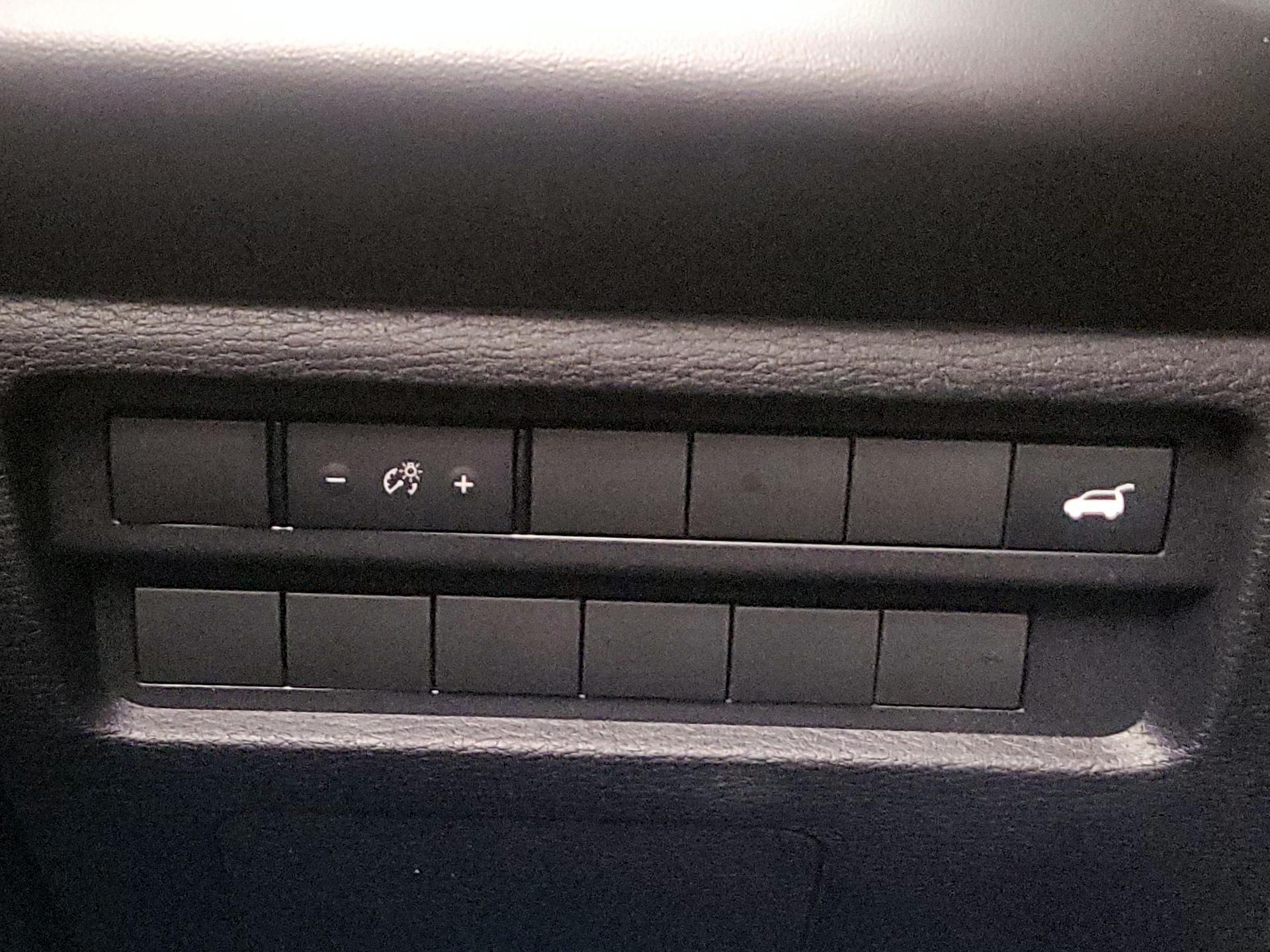 Thumbnail: 2024 Mitsubishi Outlander - 13