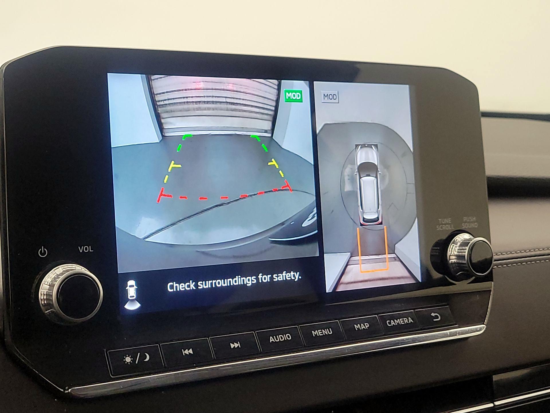 Thumbnail: 2024 Mitsubishi Outlander - 15