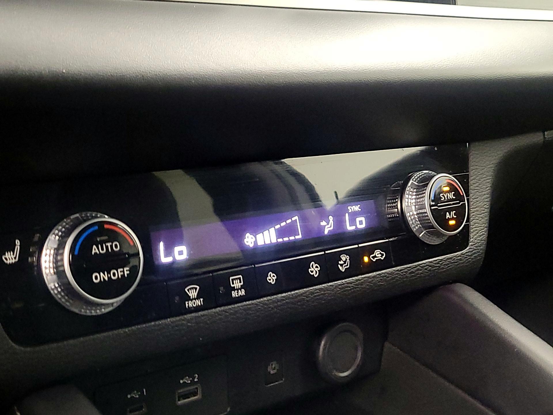 Thumbnail: 2024 Mitsubishi Outlander - 17