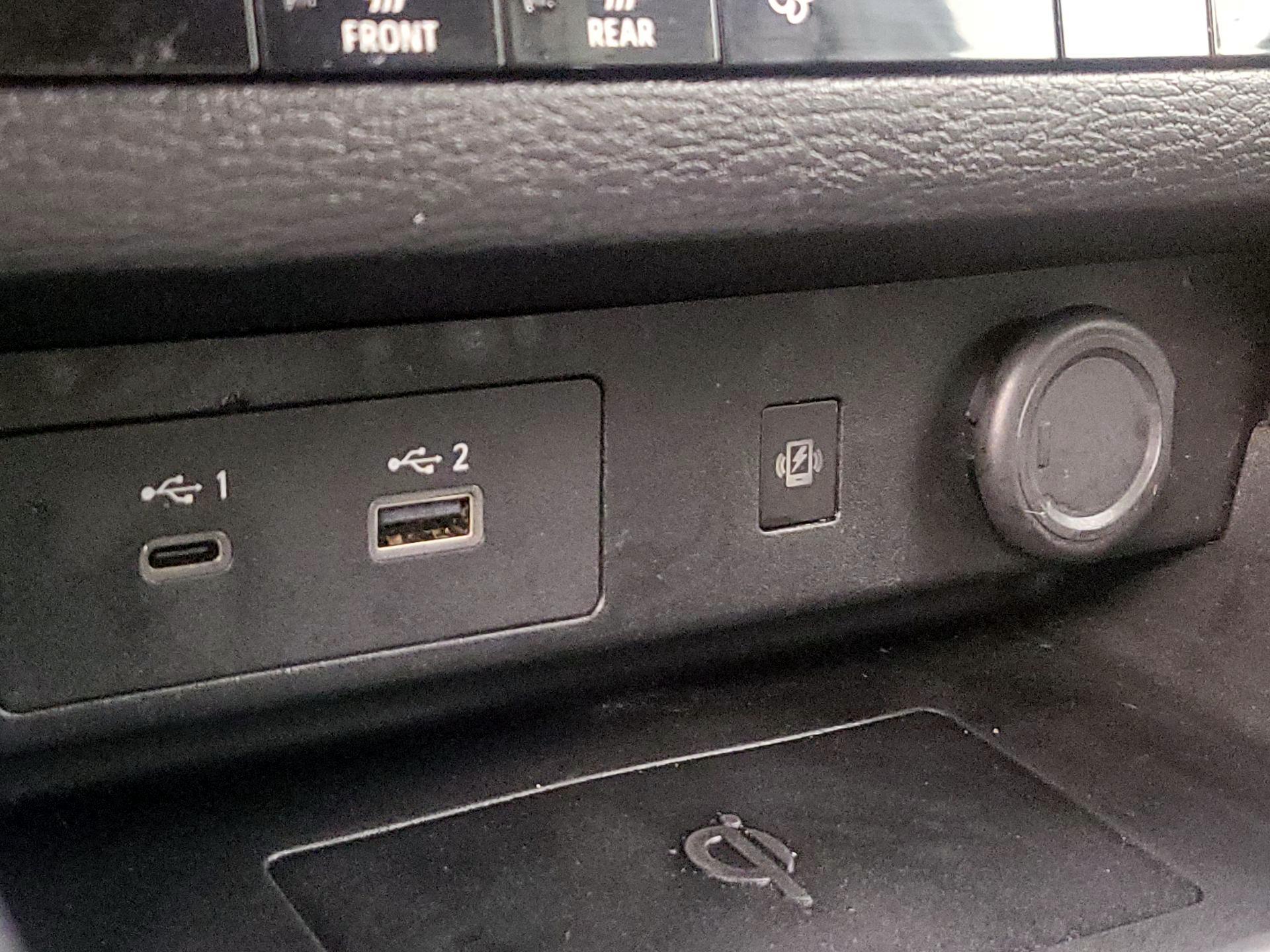 Thumbnail: 2024 Mitsubishi Outlander - 19