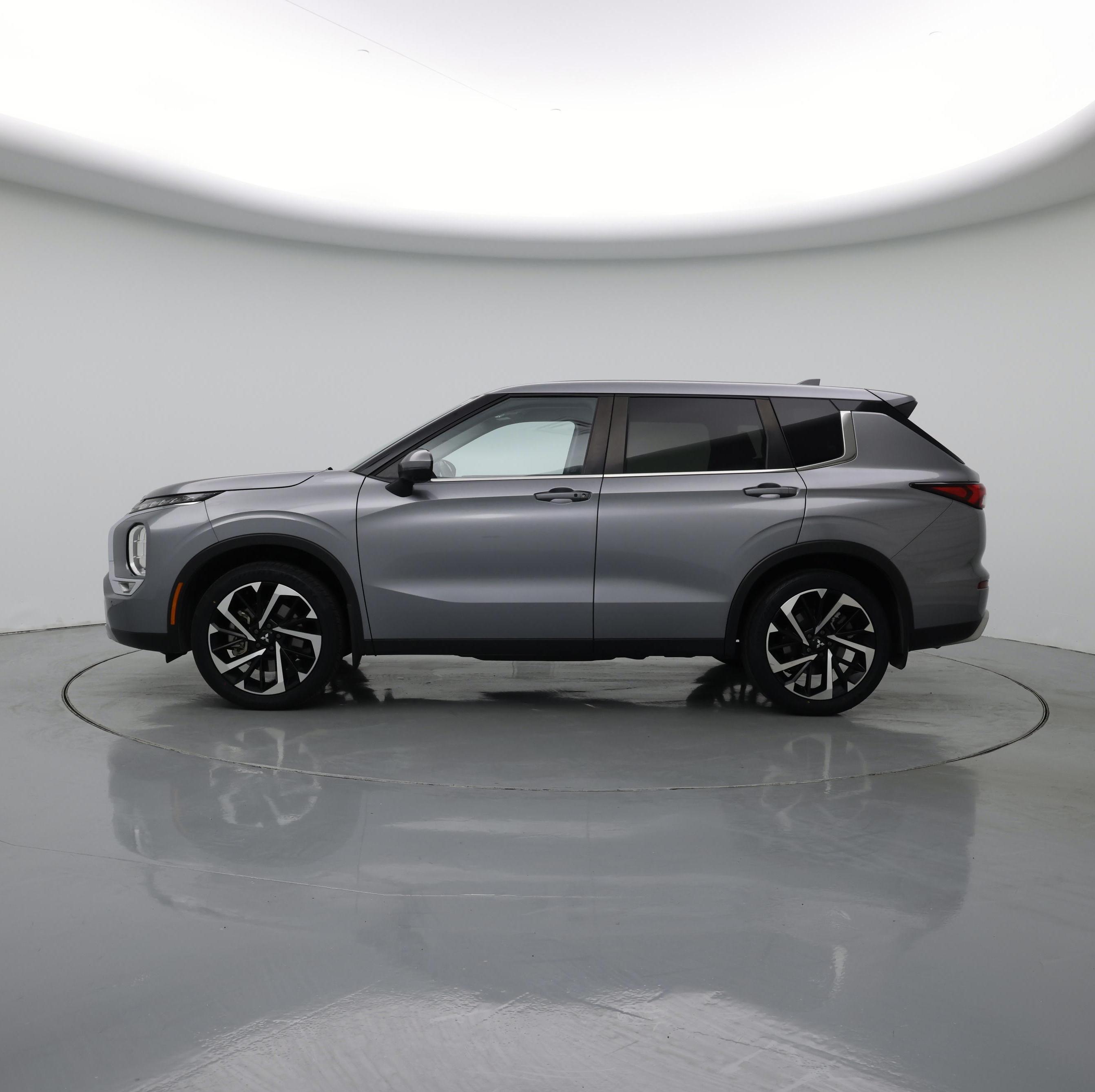 Thumbnail: 2024 Mitsubishi Outlander - 3