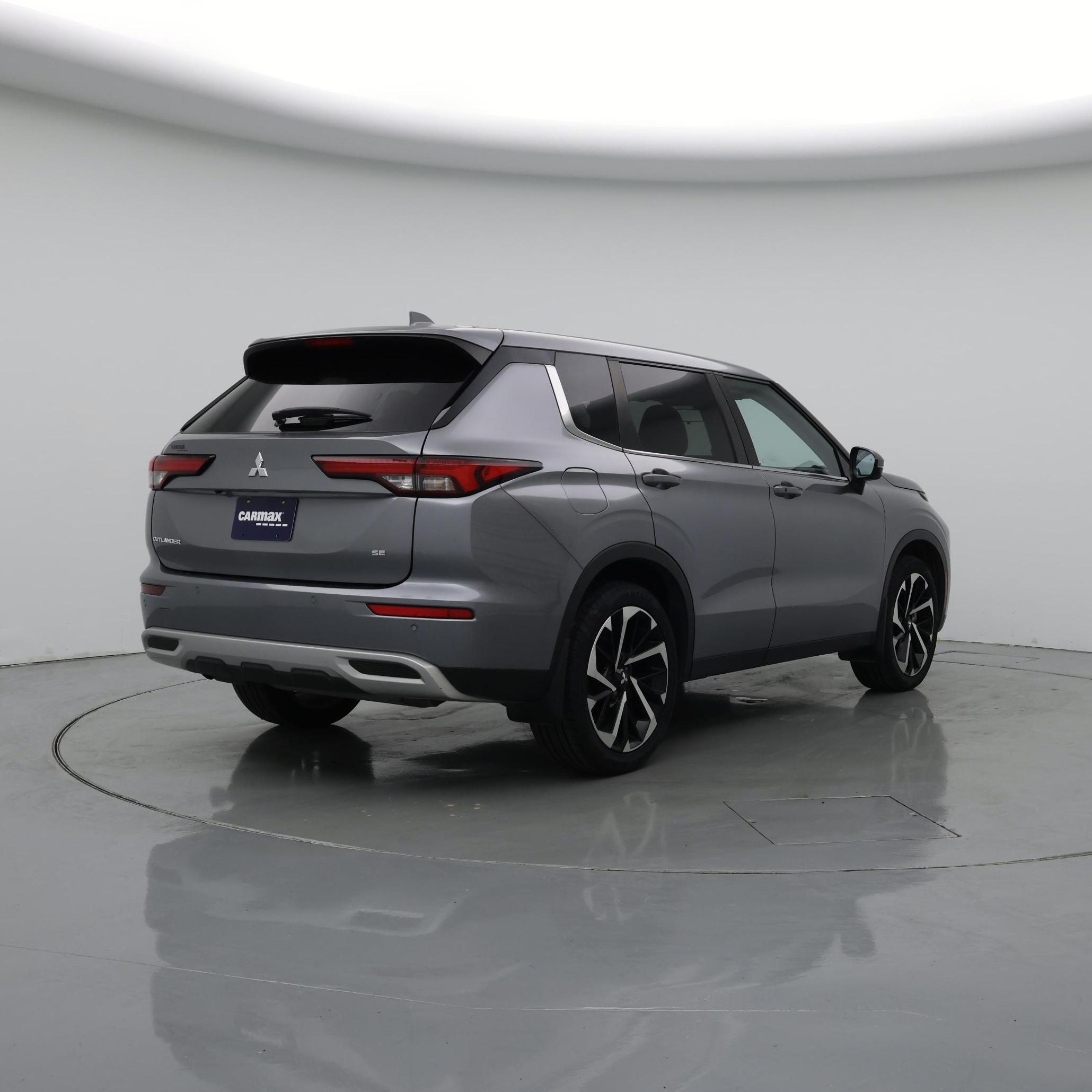 Thumbnail: 2024 Mitsubishi Outlander - 8