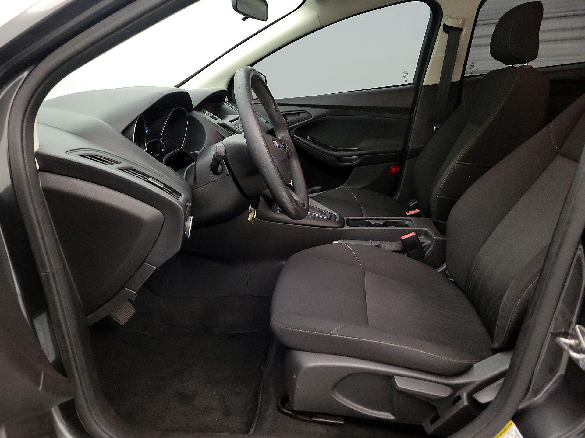 Thumbnail: 2016 Ford Focus - 11