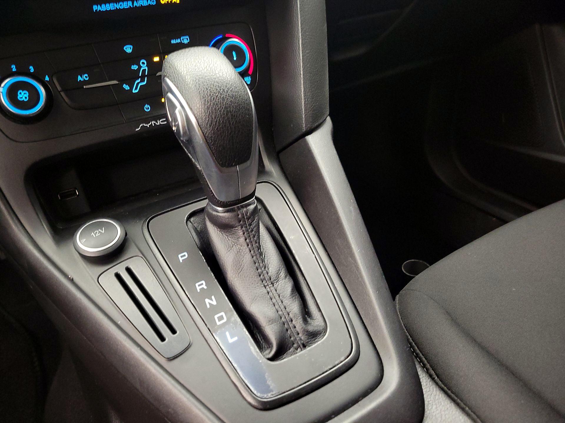 Thumbnail: 2016 Ford Focus - 17