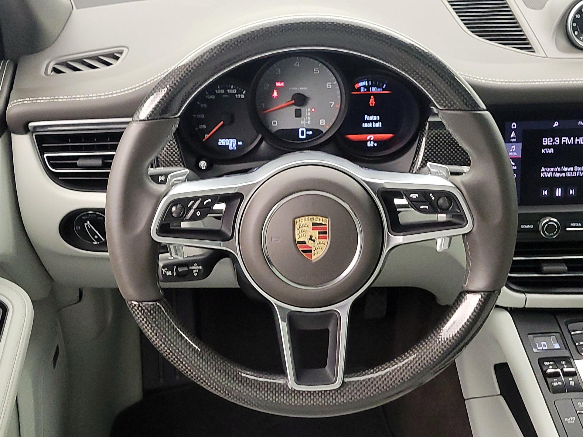 Thumbnail: 2020 Porsche Macan - 10