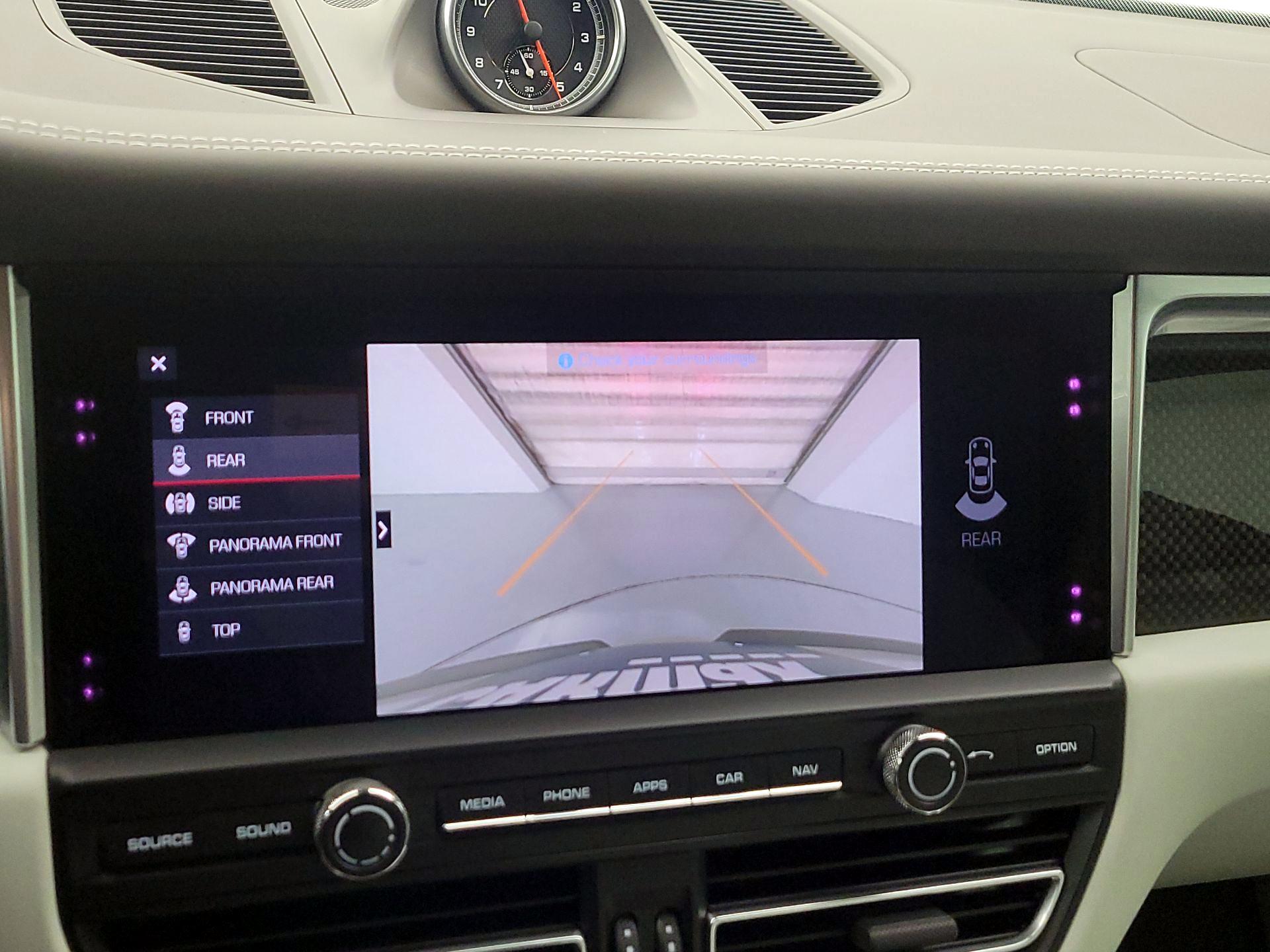 Thumbnail: 2020 Porsche Macan - 14