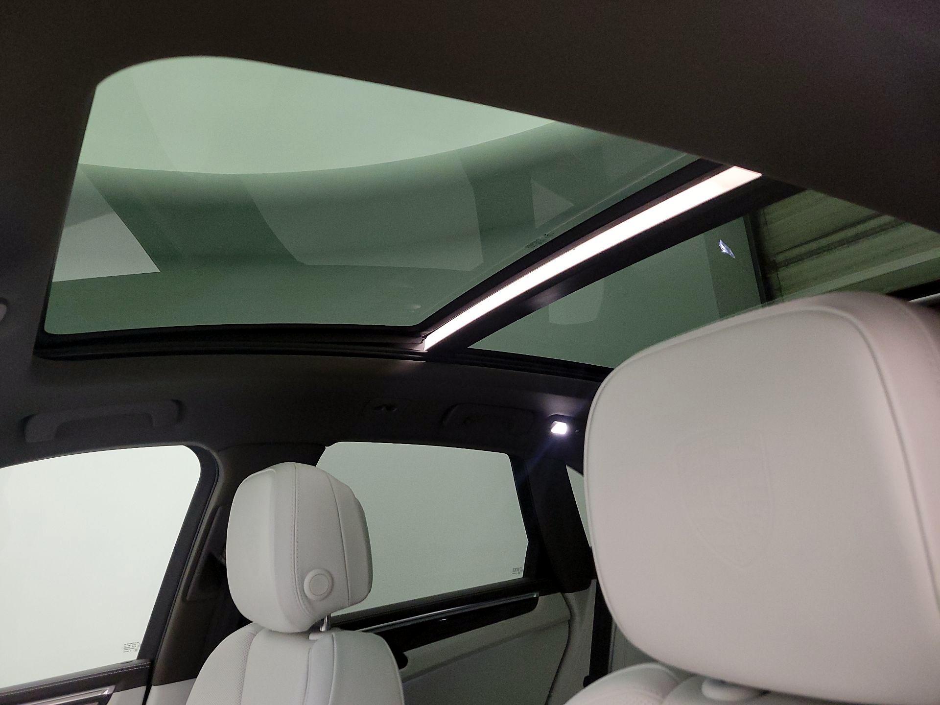 Thumbnail: 2020 Porsche Macan - 19