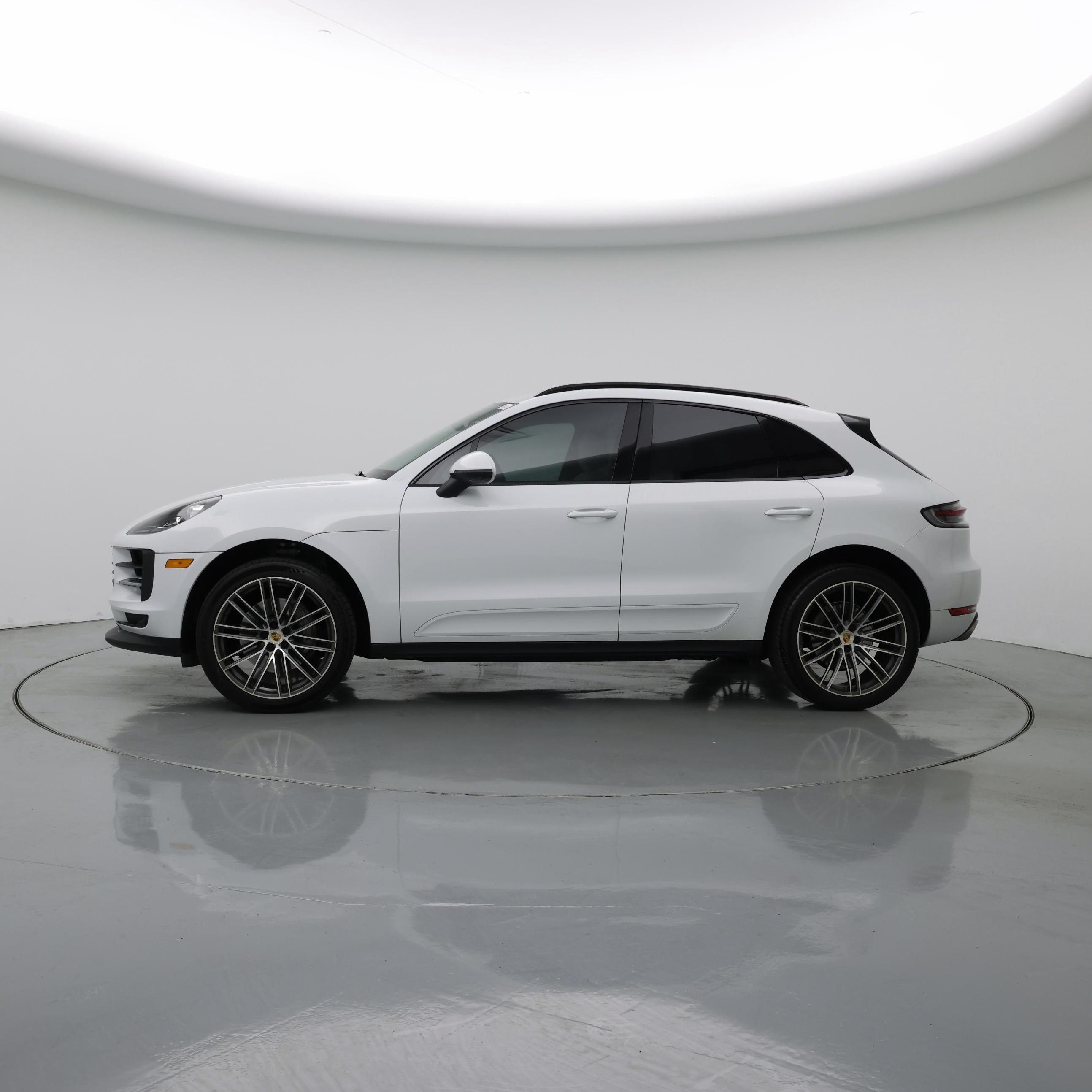 Thumbnail: 2020 Porsche Macan - 3