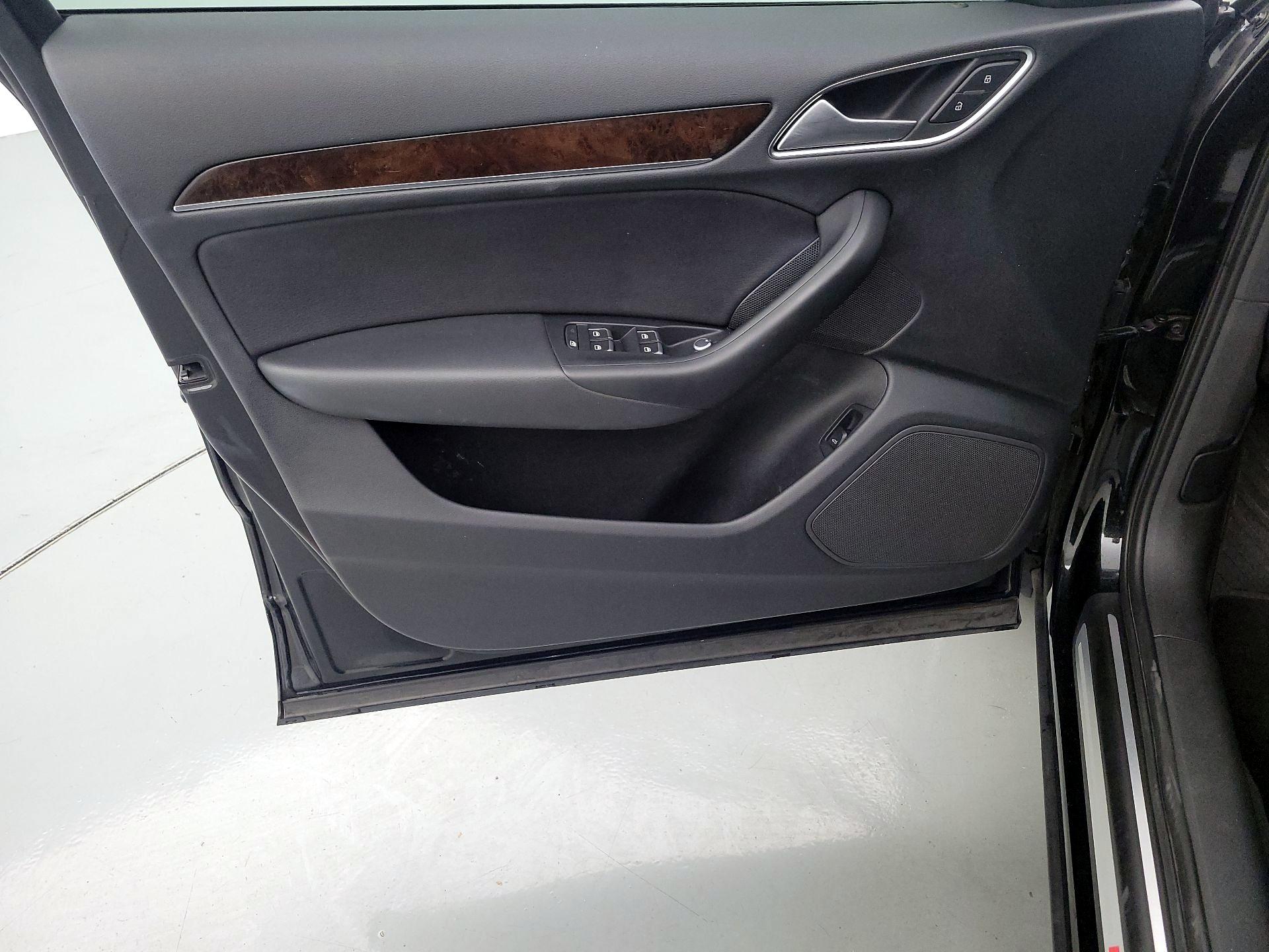 Thumbnail: 2018 Audi Q3 - 12