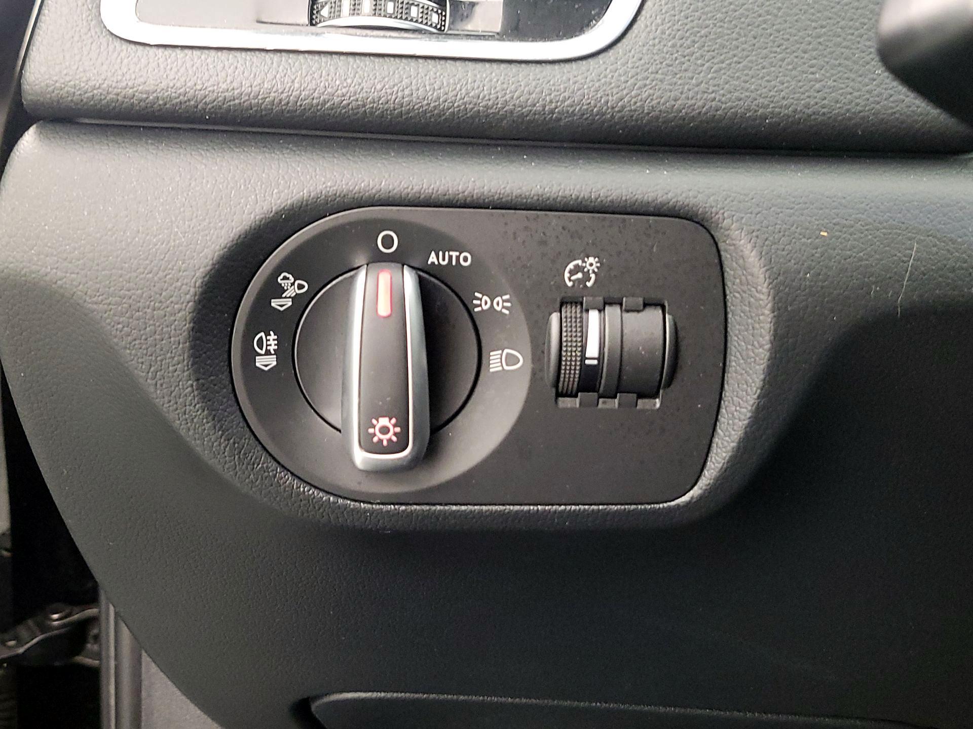 Thumbnail: 2018 Audi Q3 - 13