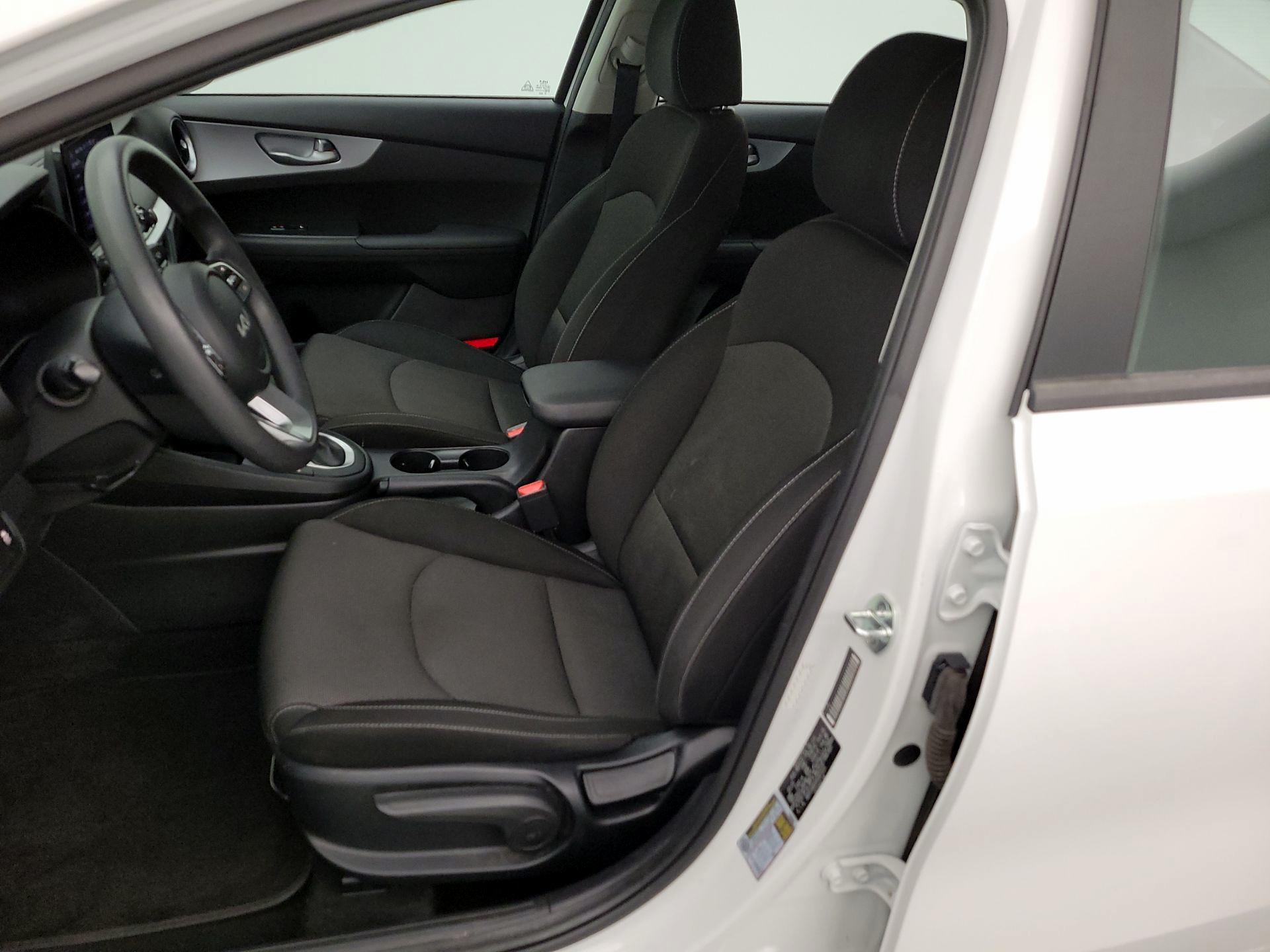 Thumbnail: 2023 Kia Forte - 11