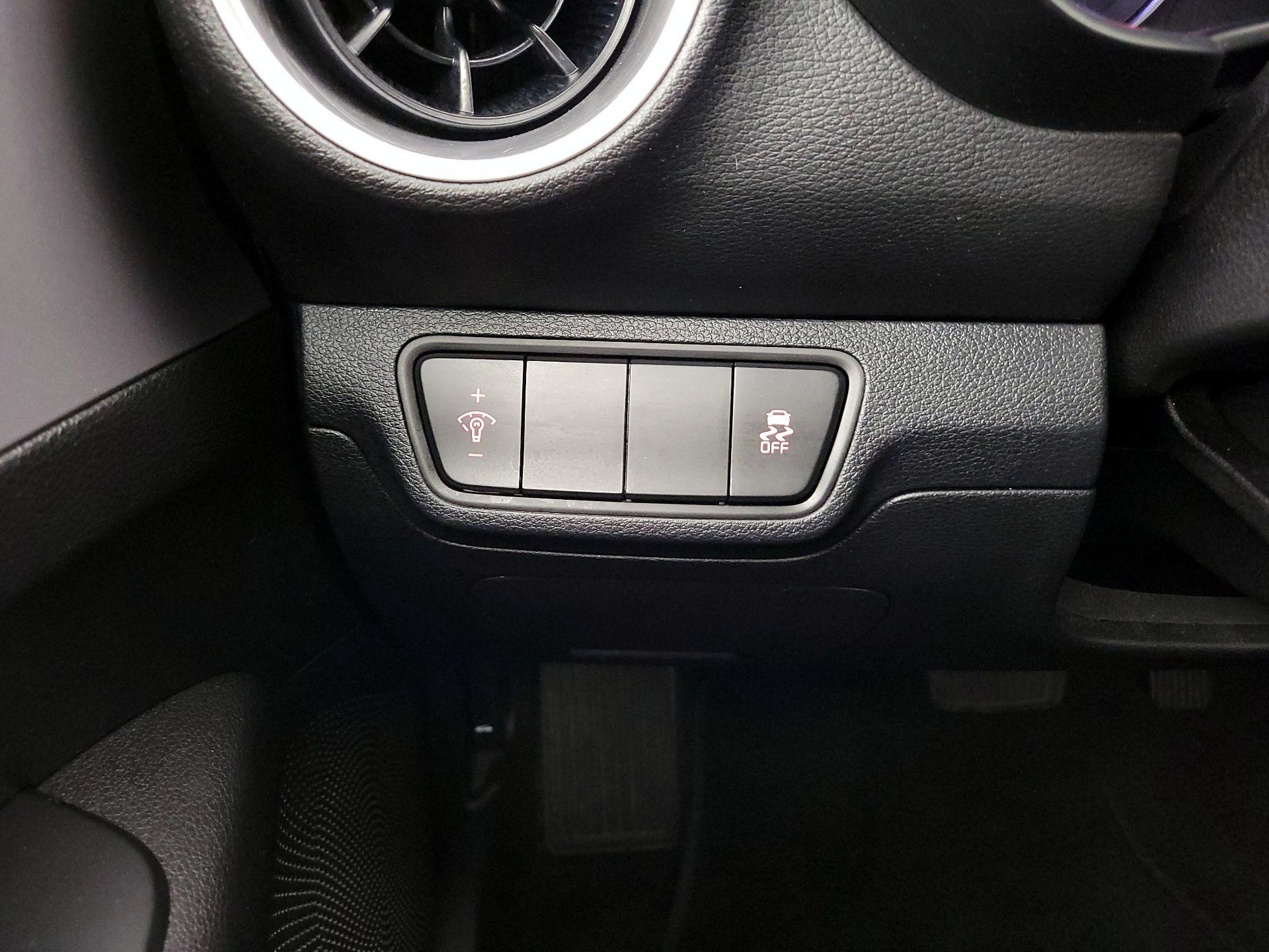 Thumbnail: 2023 Kia Forte - 13