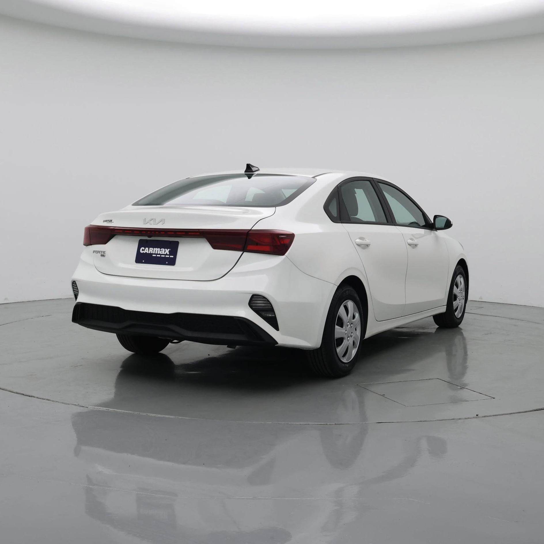 Thumbnail: 2023 Kia Forte - 8