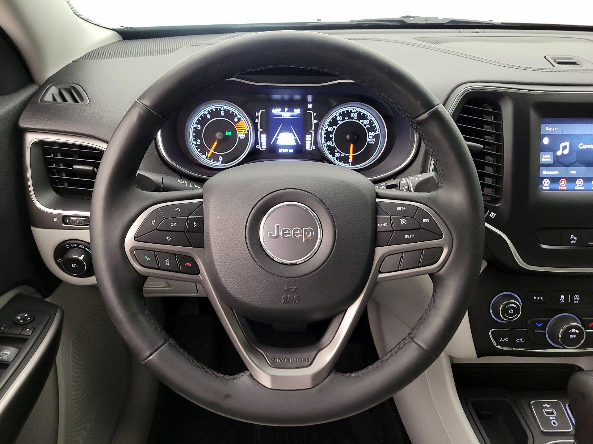 Thumbnail: 2021 Jeep Cherokee - 10