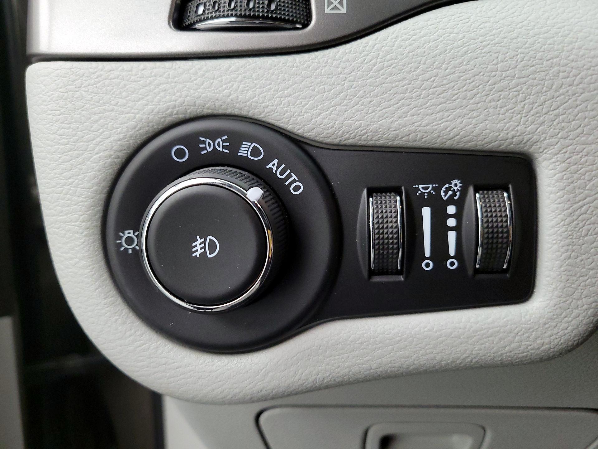 Thumbnail: 2021 Jeep Cherokee - 13