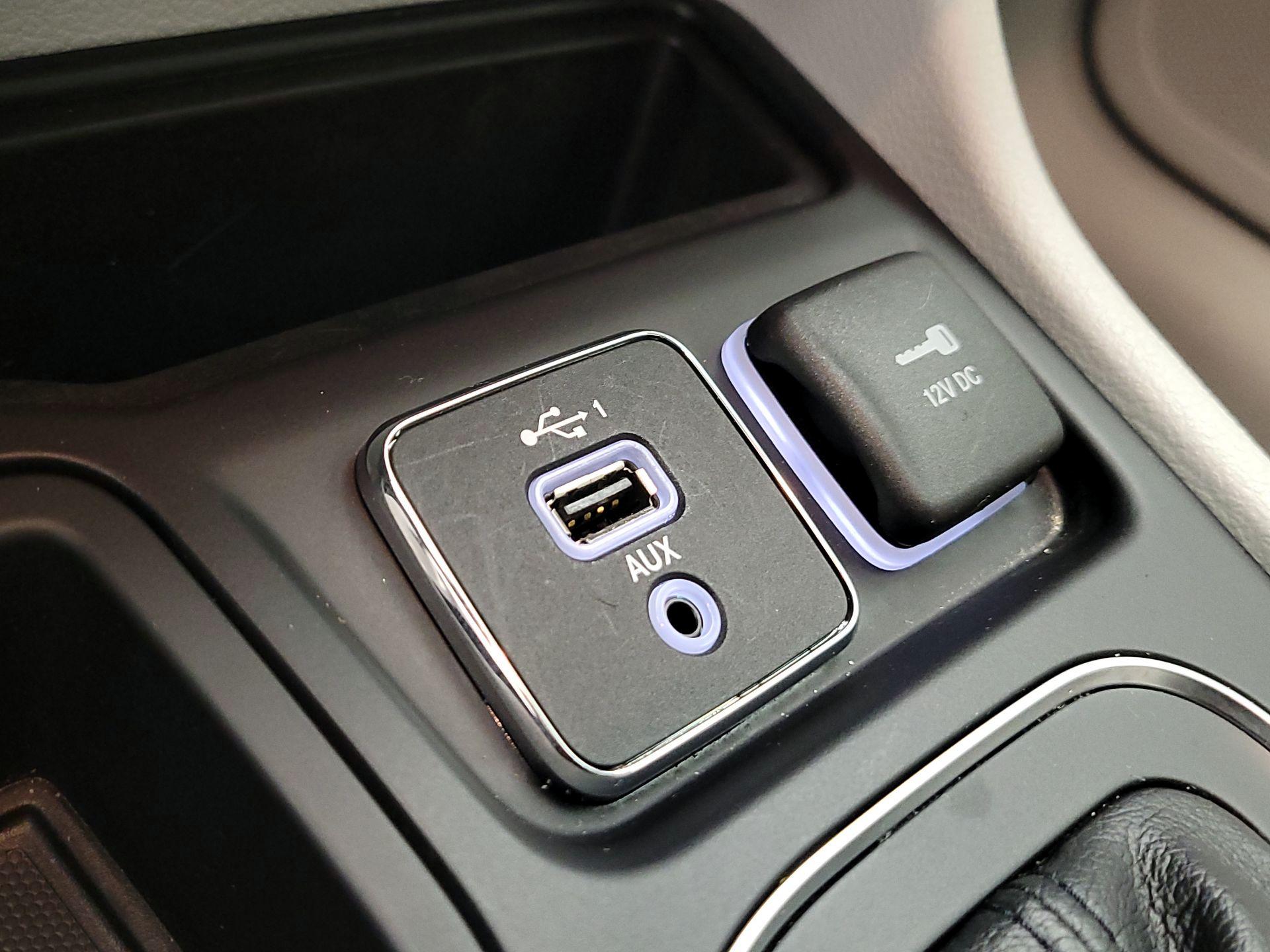 Thumbnail: 2021 Jeep Cherokee - 18