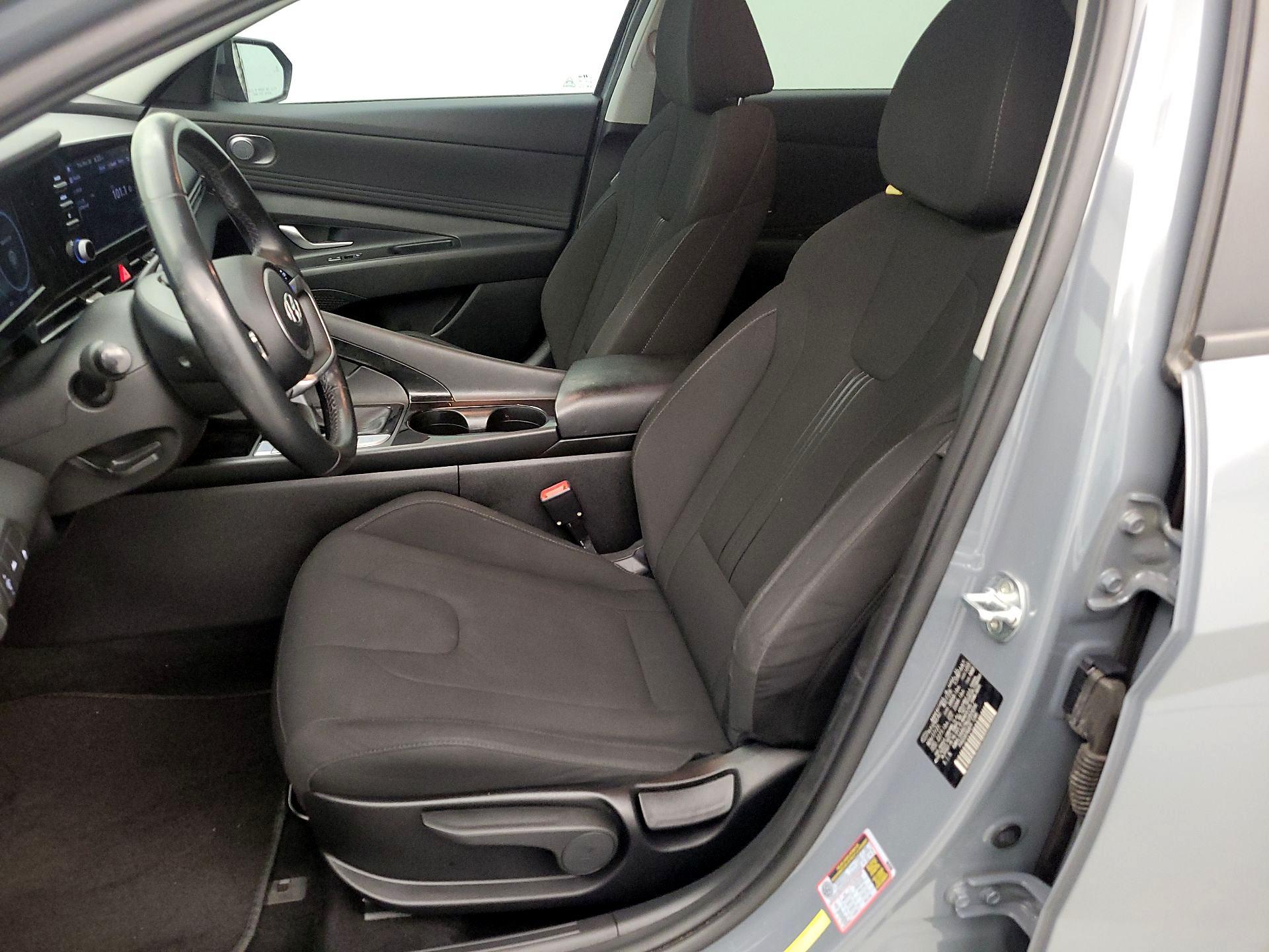 Thumbnail: 2022 Hyundai Elantra - 11