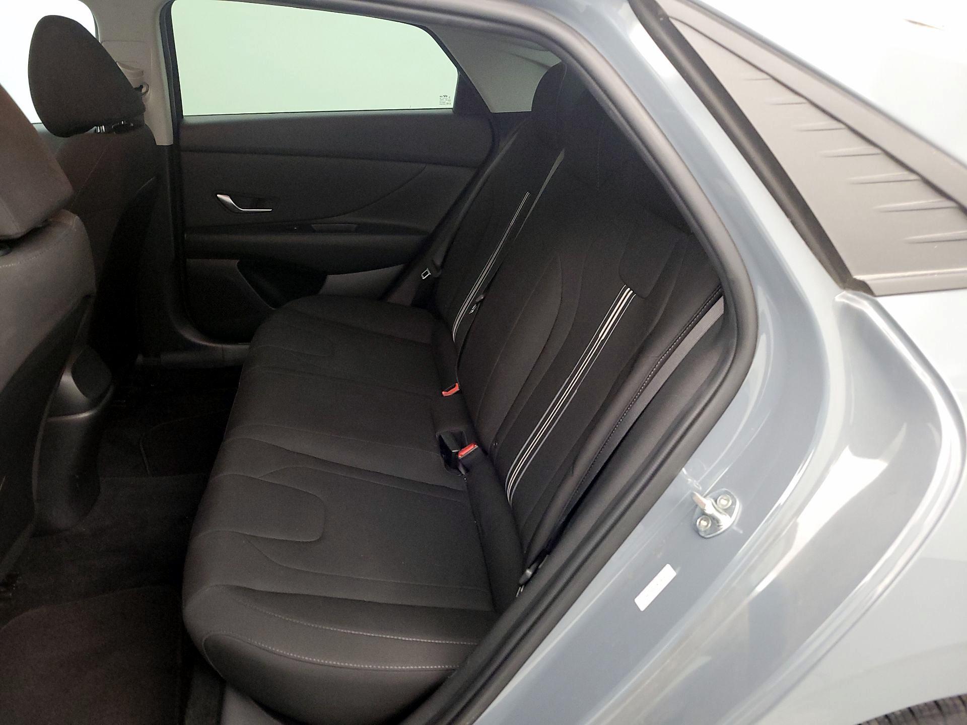 Thumbnail: 2022 Hyundai Elantra - 19