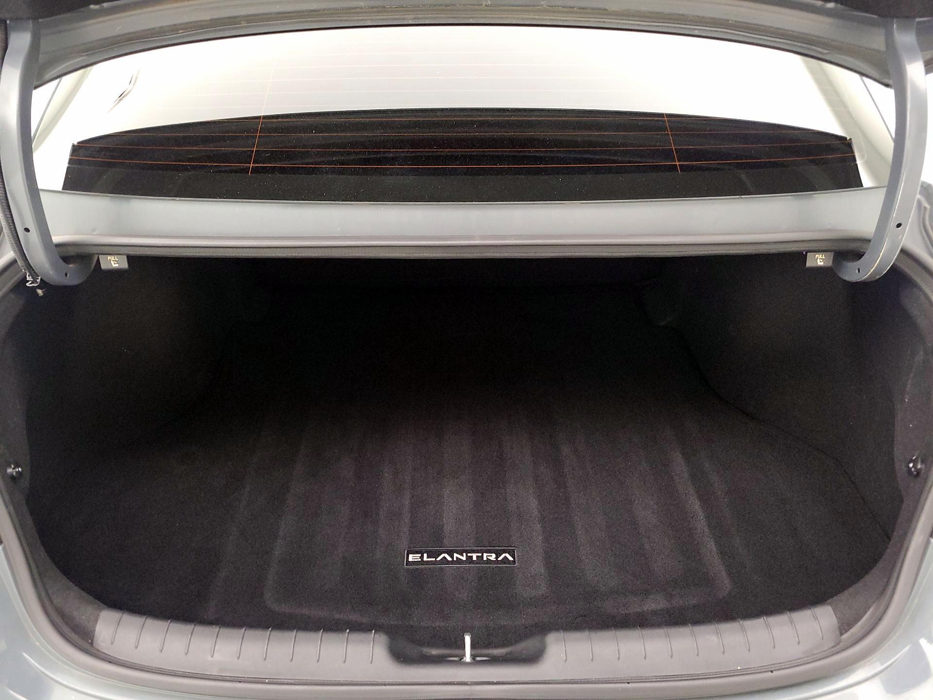 Thumbnail: 2022 Hyundai Elantra - 20