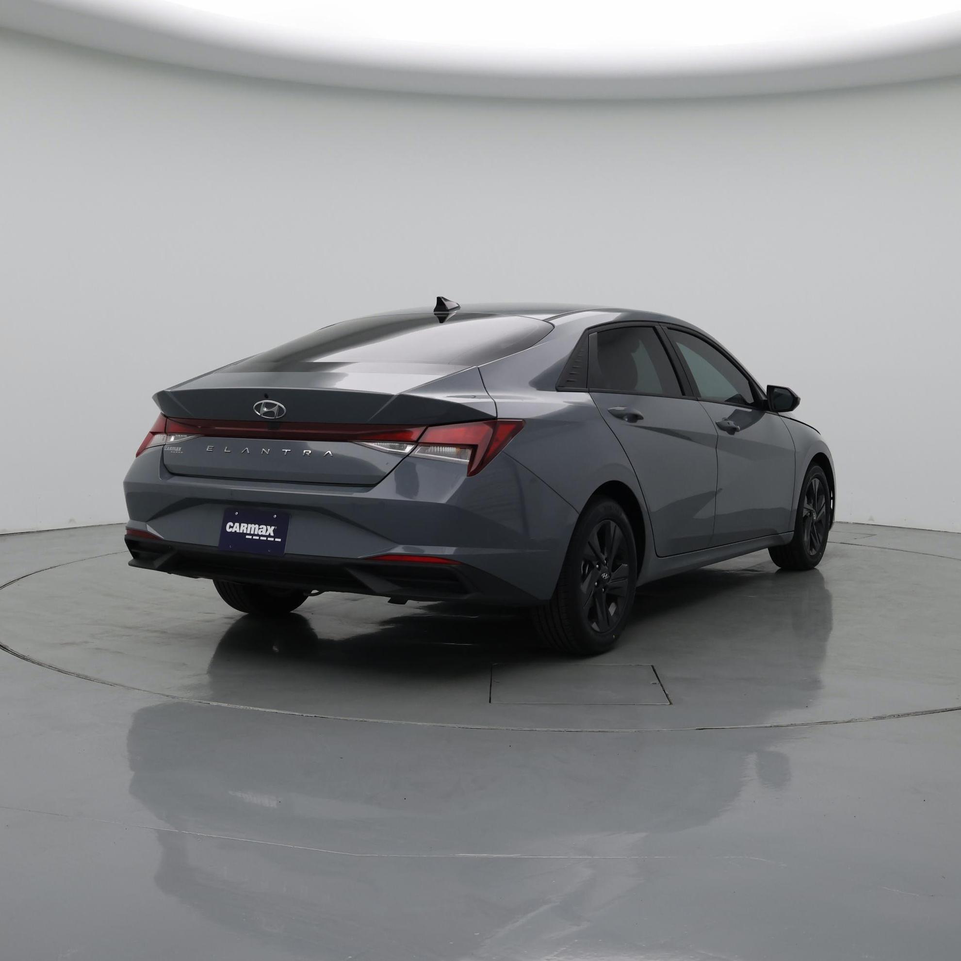 Thumbnail: 2022 Hyundai Elantra - 8