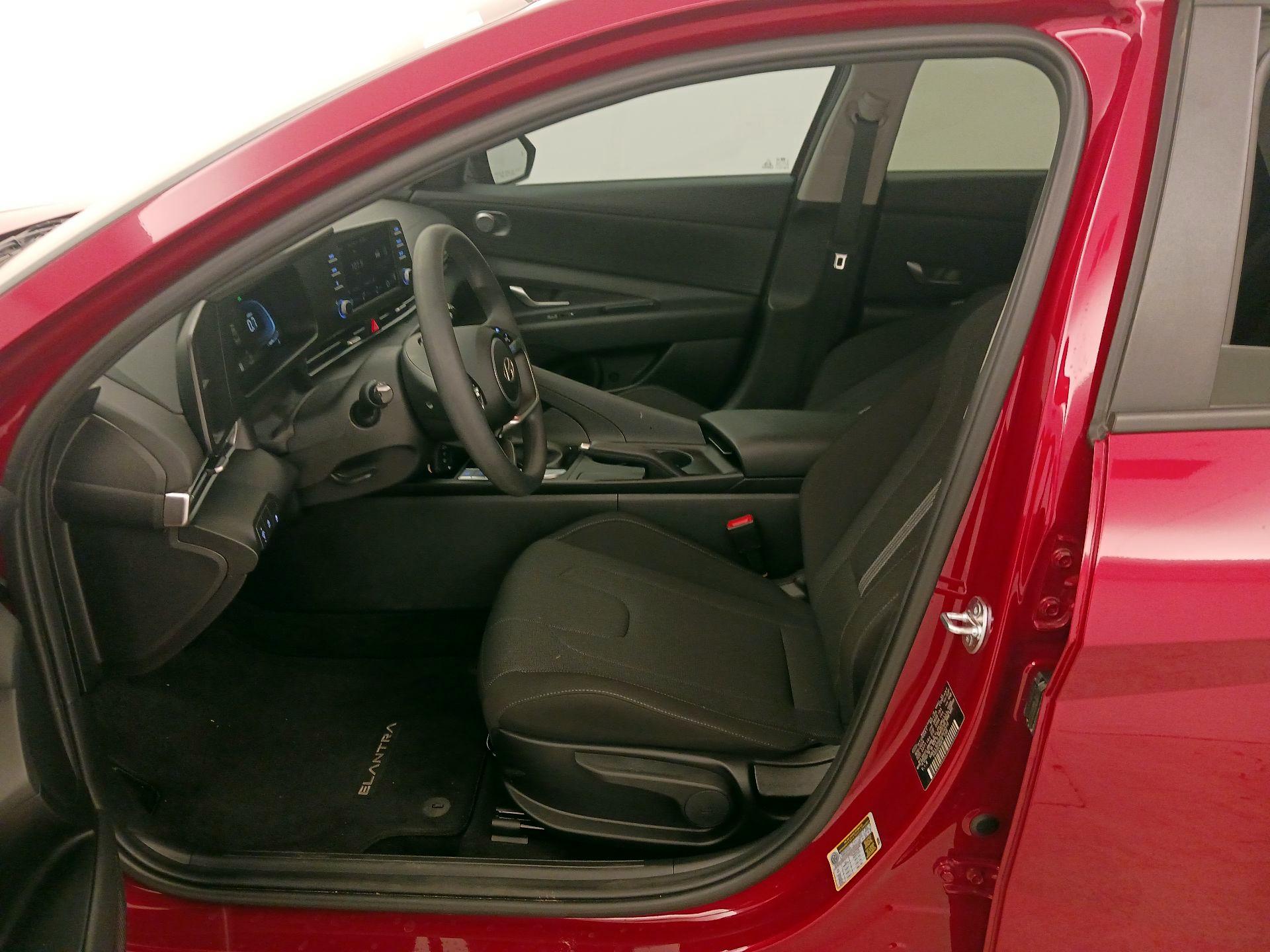 Thumbnail: 2025 Hyundai Elantra - 11